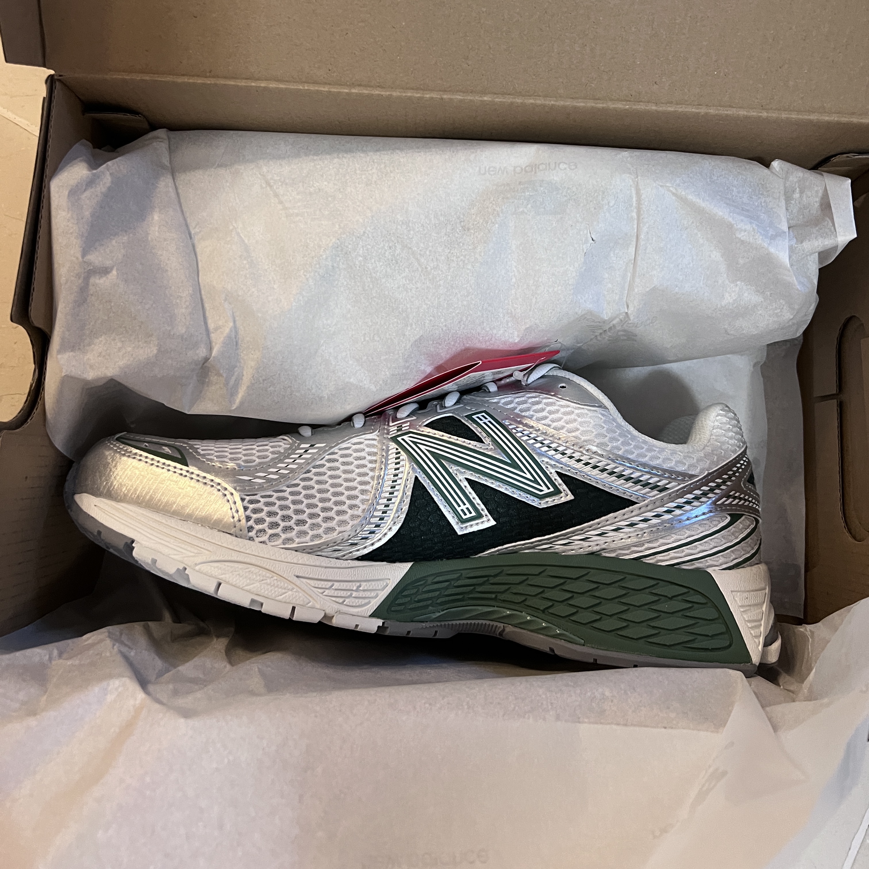 New Balance 860v2 Mallard Green Silver 착용 스타일