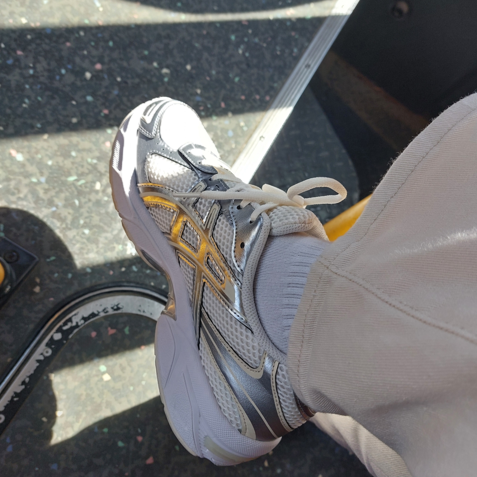 (W) Asics Gel-1130 Cream Pure Silver 착용 스타일
