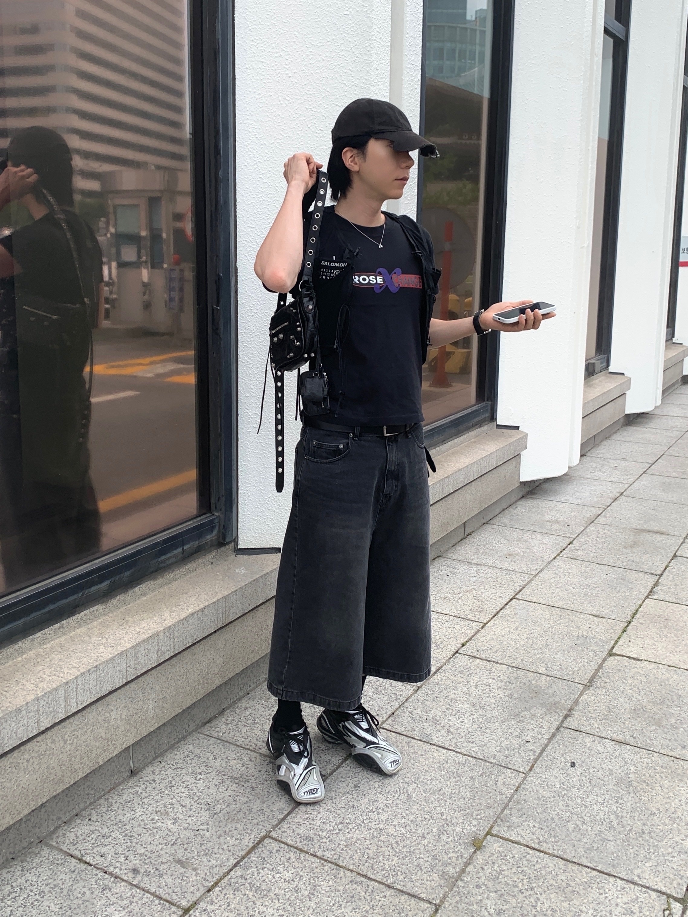 Balenciaga Heavy Piercing Cap Faded Black, Balenciaga Tyrex Sneakers Black Grey 착용 스타일 - 6