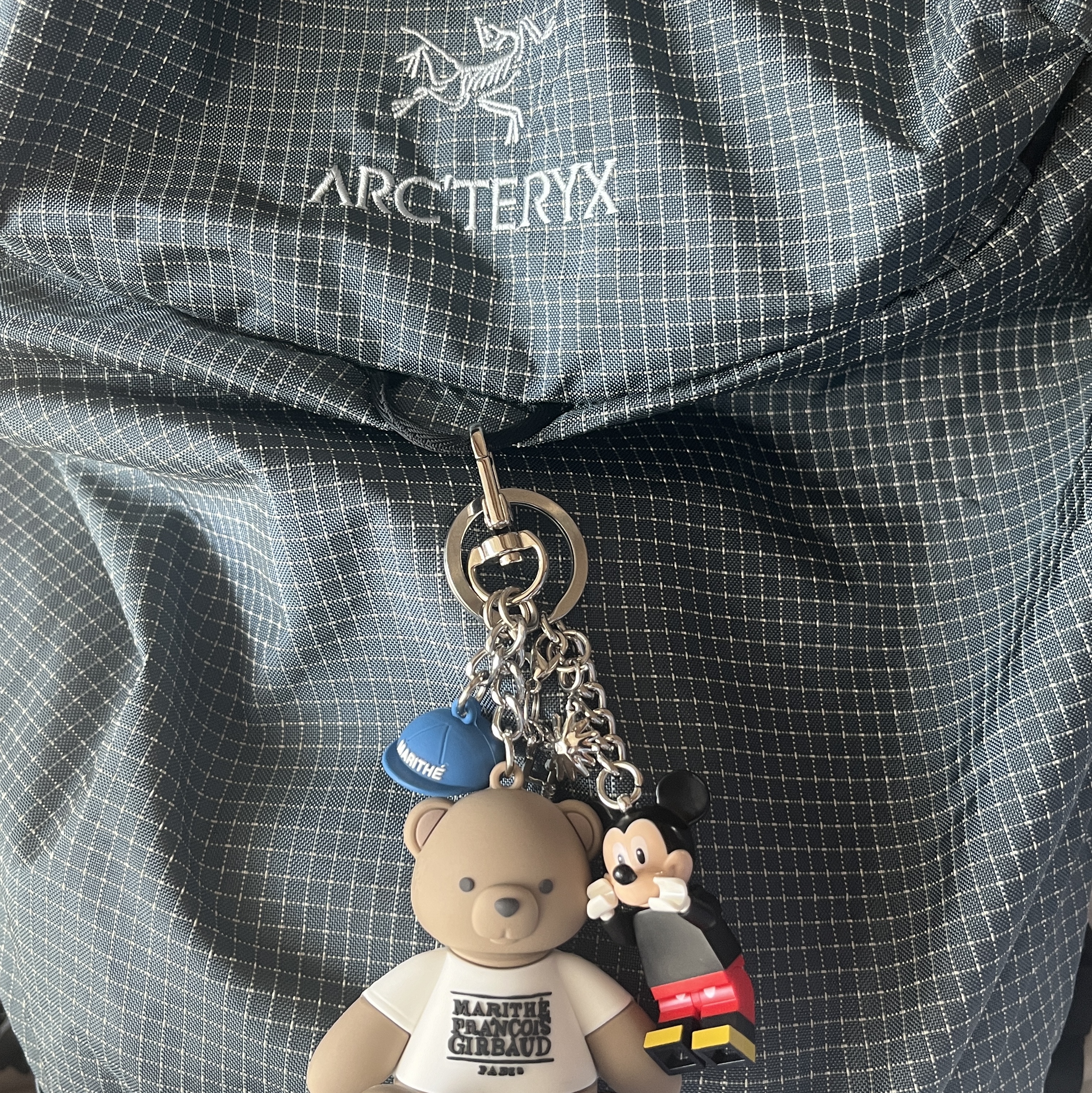 Arc'teryx Konseal 15 Backpack Neptune 착용 스타일