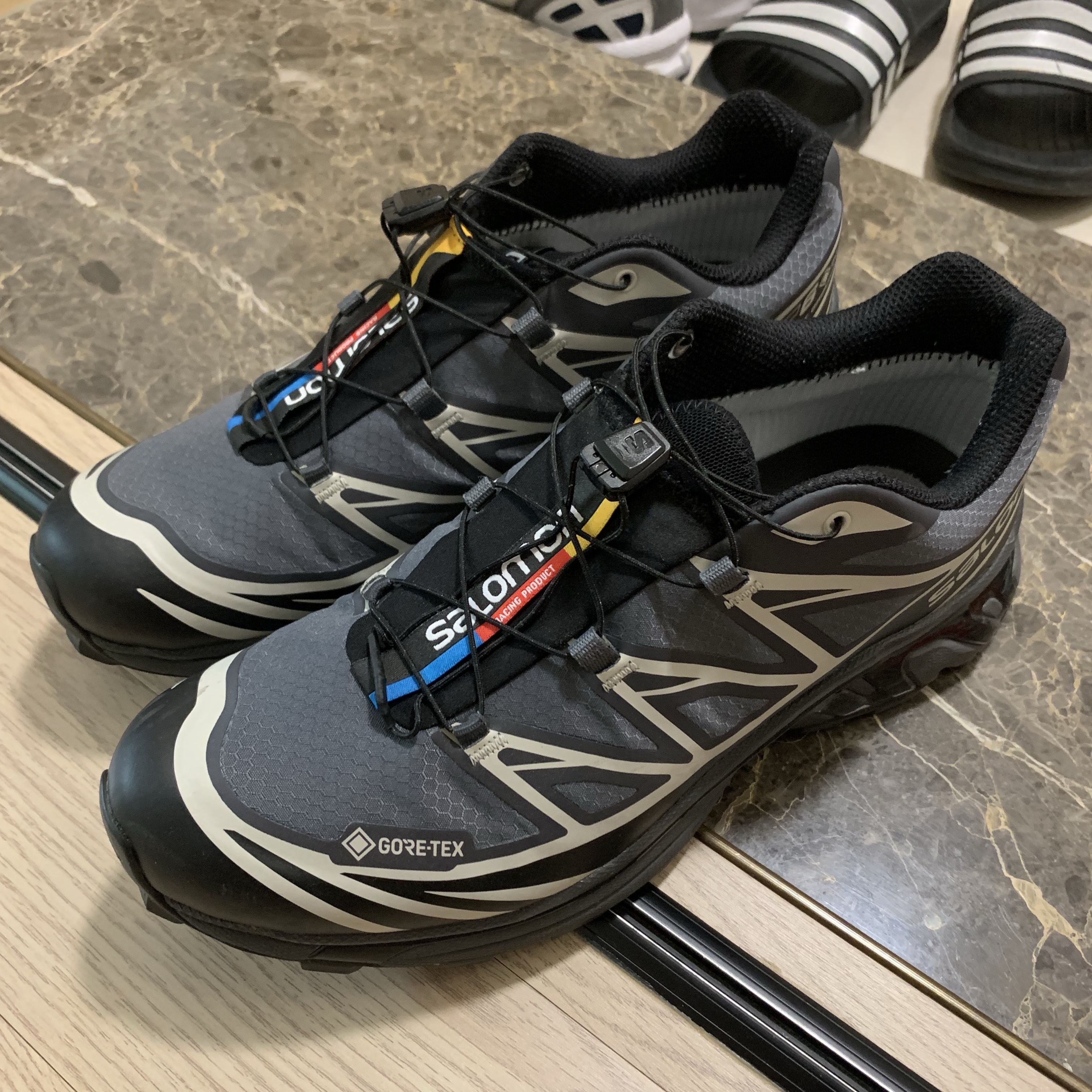 Salomon XT-6 Gore-Tex Black Ebony 착용 스타일