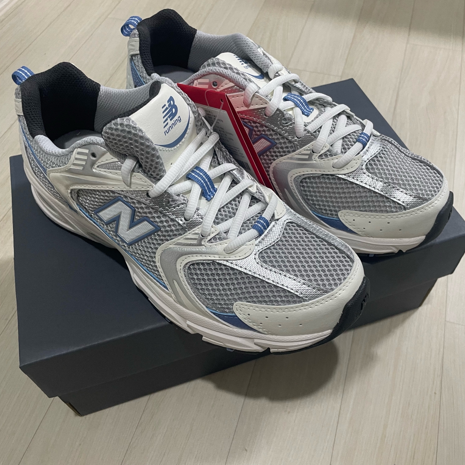 New Balance 530 Steel Blue 착용 스타일