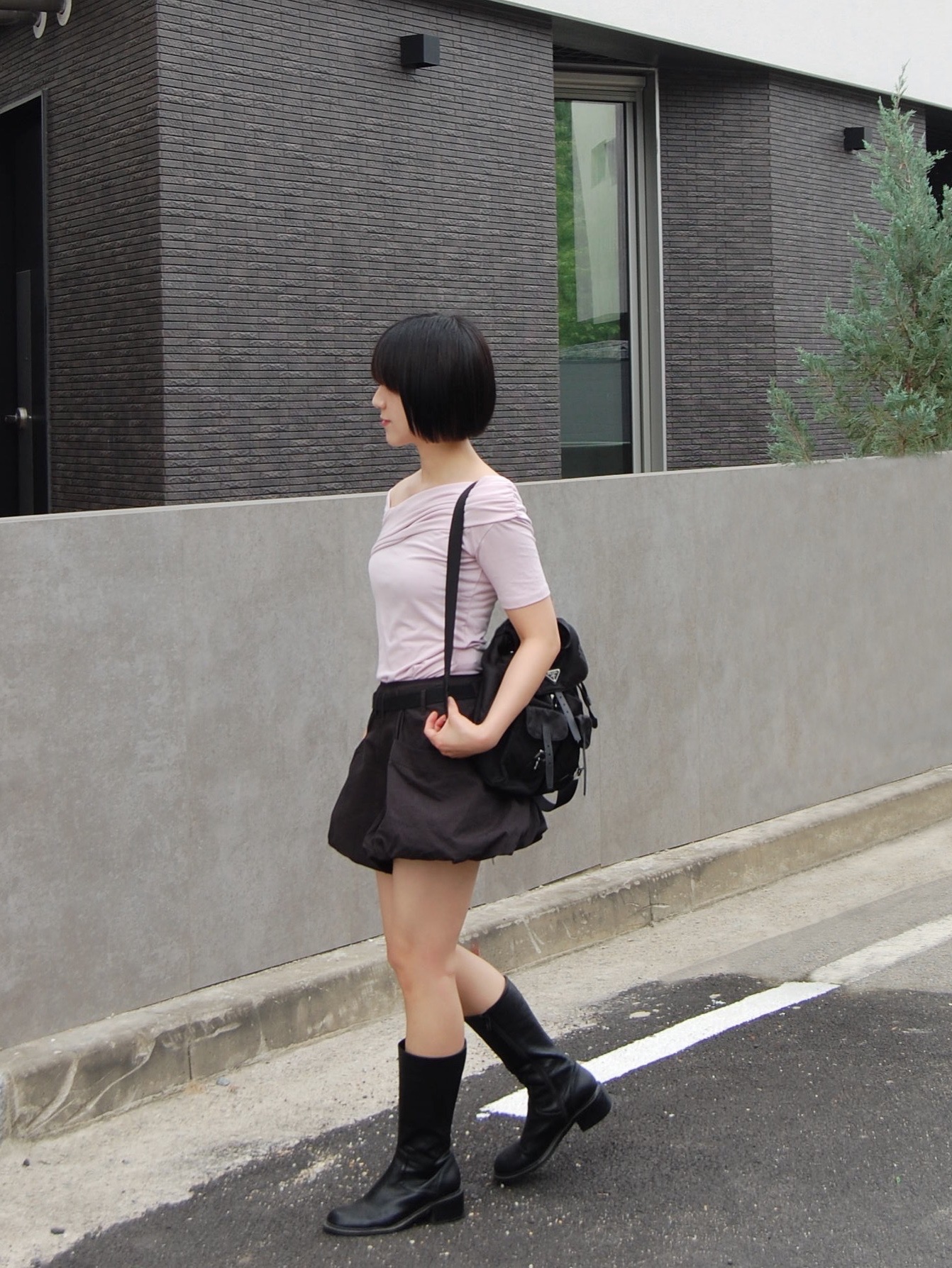Prada Re-Nylon Small Backpack Black 착용 스타일