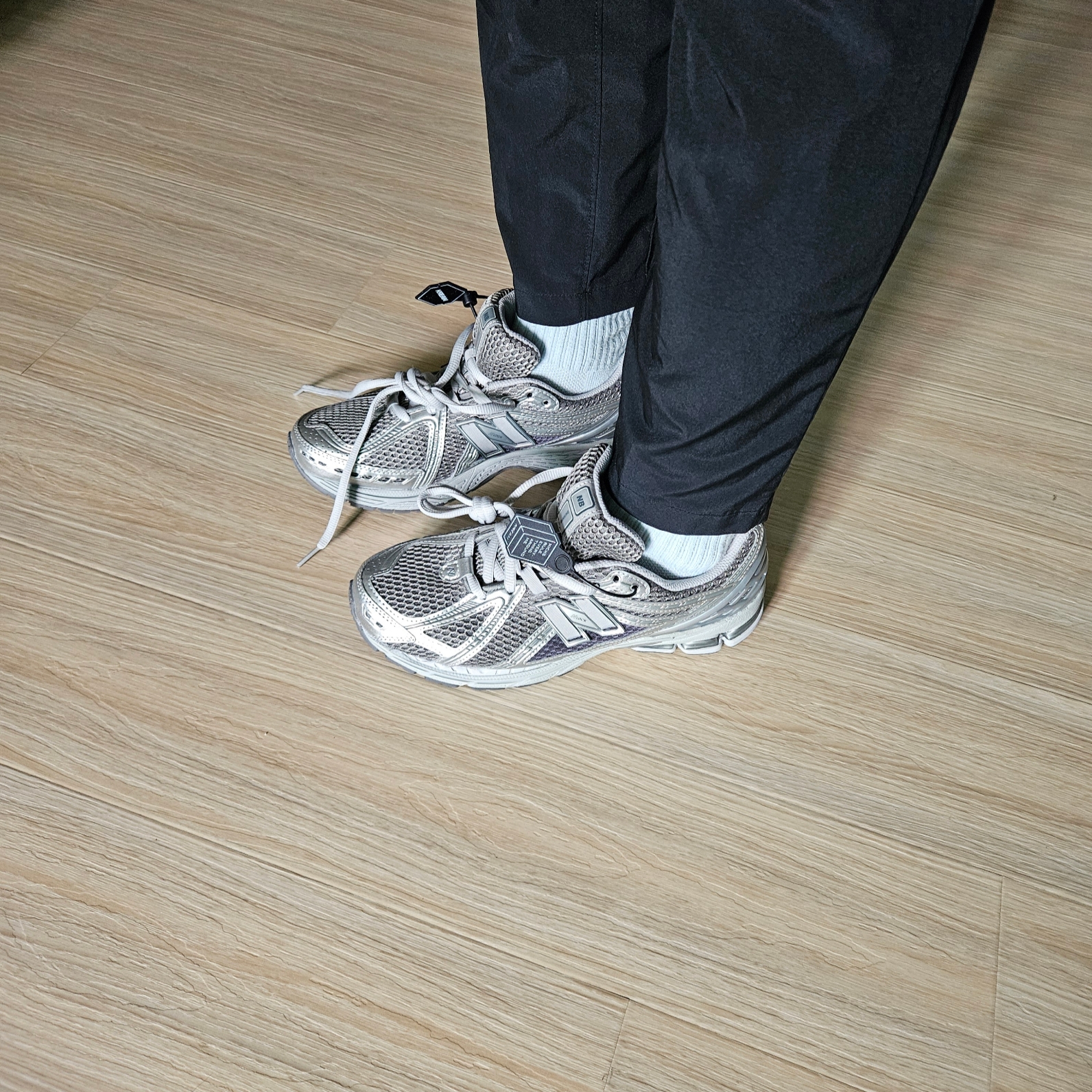 New Balance 1906R Harbor Grey Silver Metalic 착용 스타일