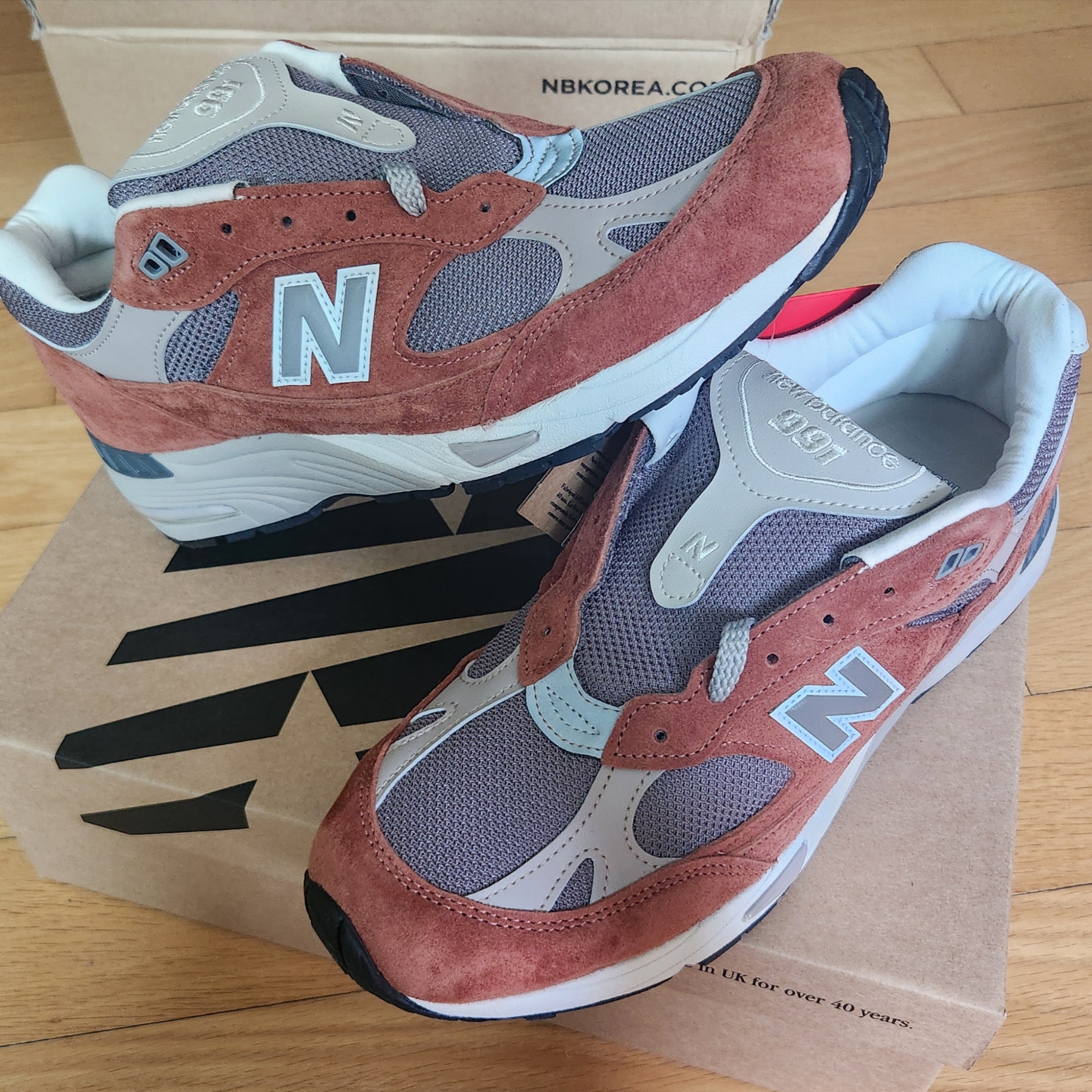 New Balance 991 Made in UK Sequoia Falcon 착용 스타일