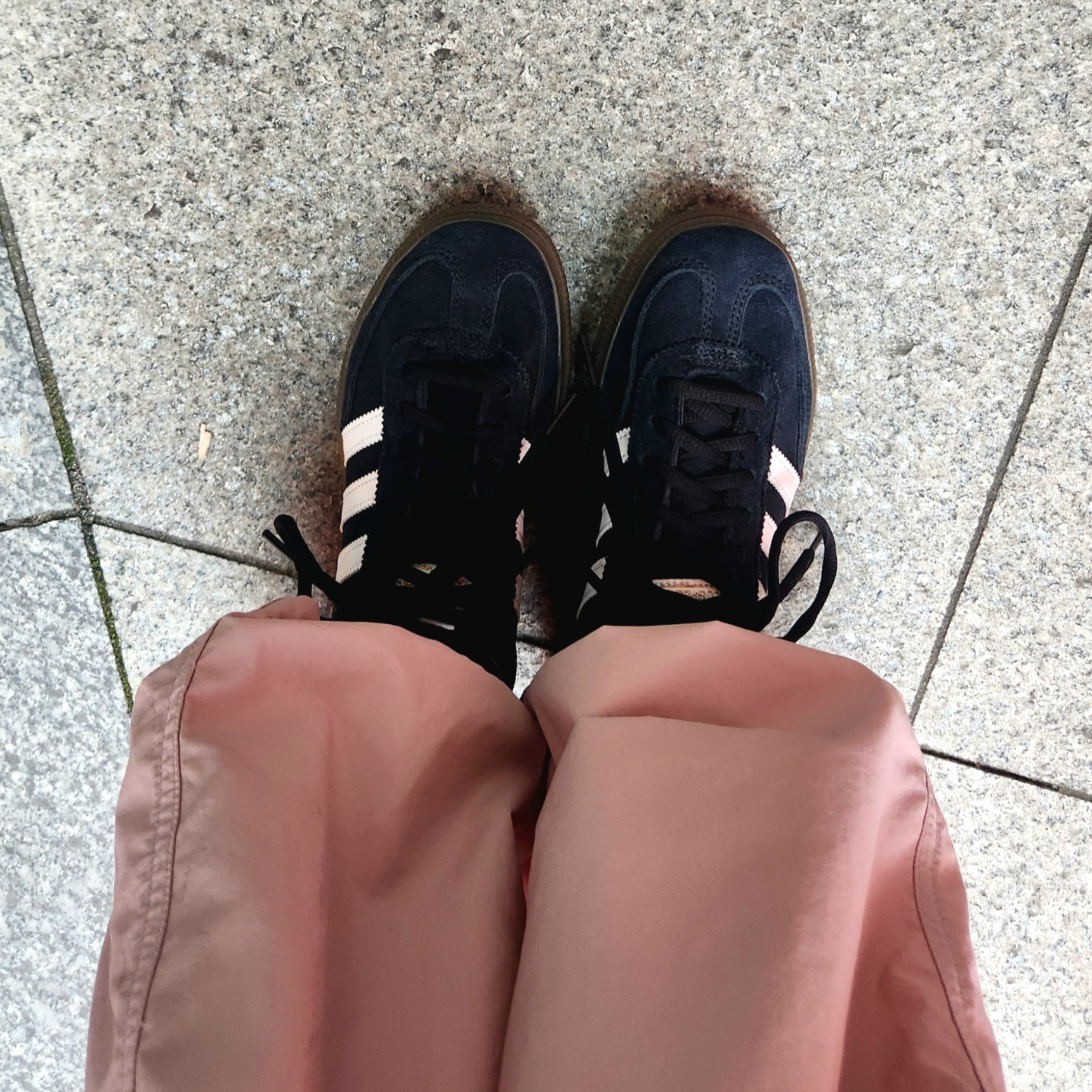 Adidas Spezial Handball Core Black 착용 스타일 - 2