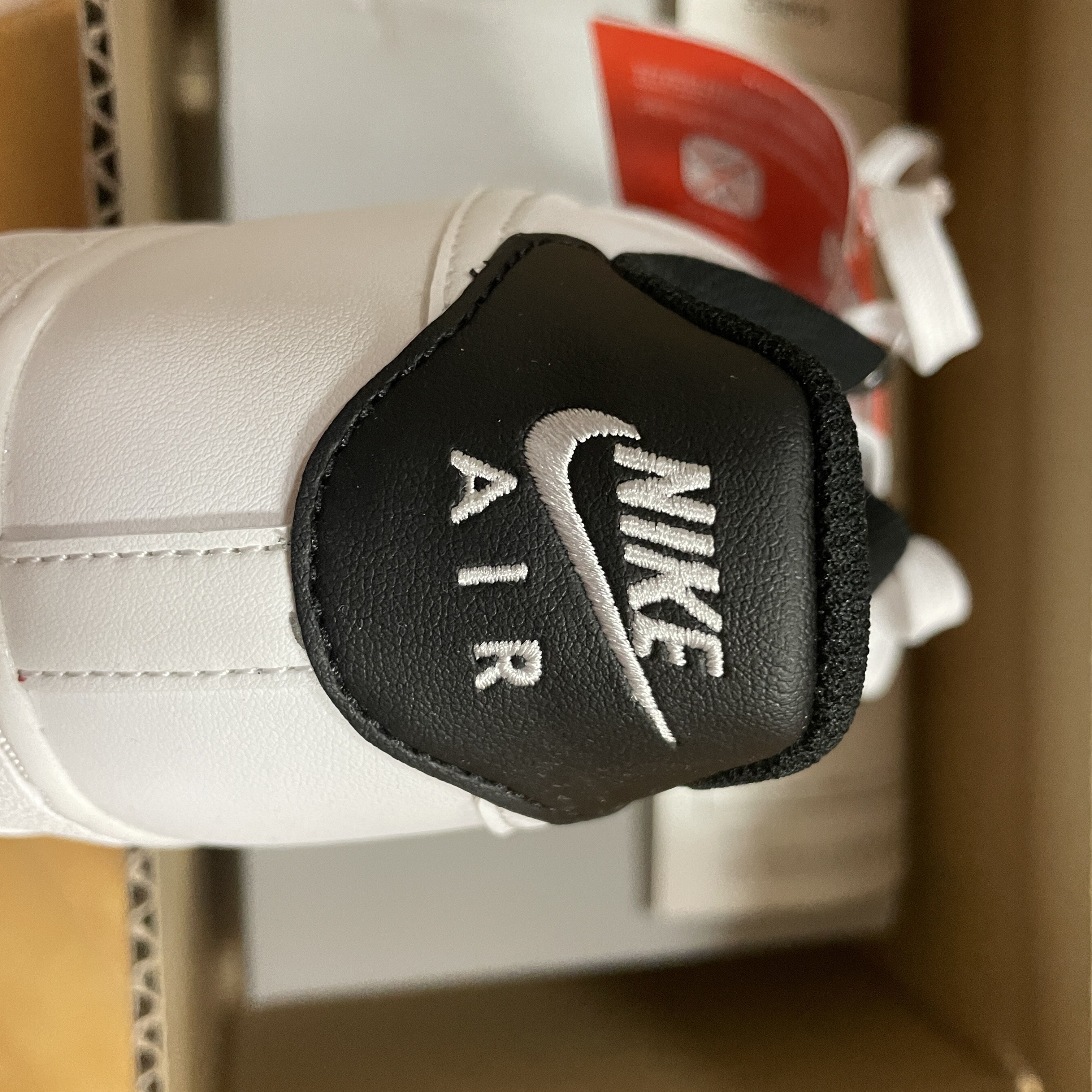 (GS) Nike Air Force 1 Essential White Black 착용 스타일 - 3