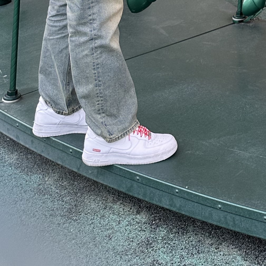 Nike x Supreme Air Force 1 Low White 착용 스타일