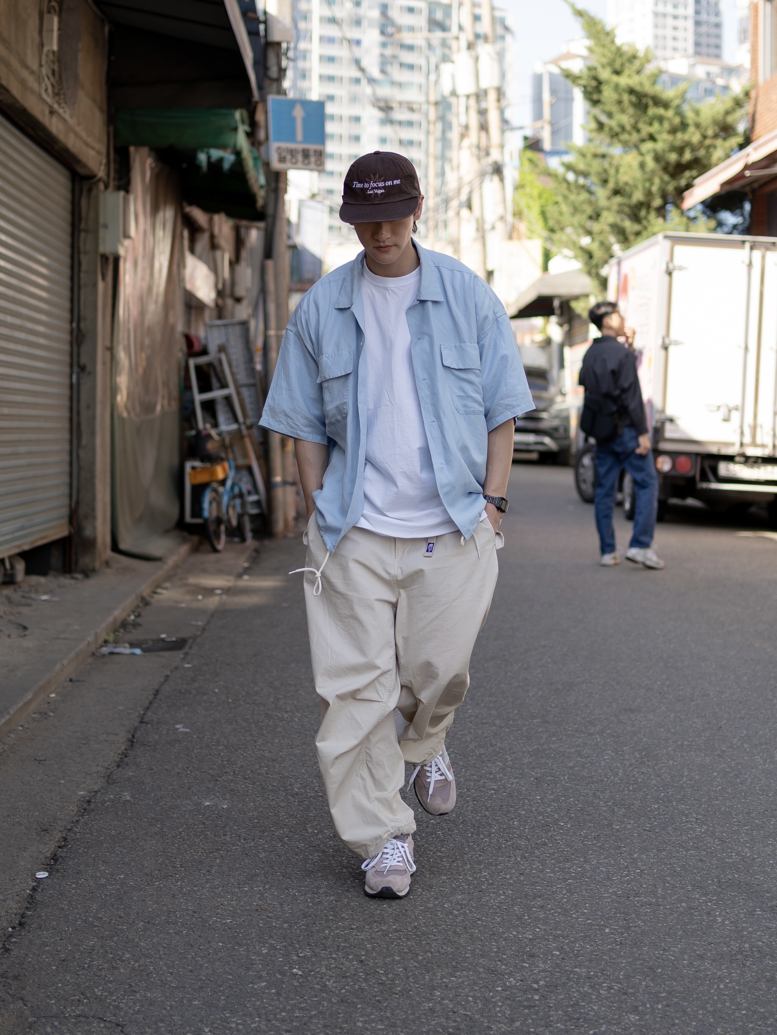 New Balance x Kith 990v1 Made in USA Dusty Rose 착용 스타일 - 5