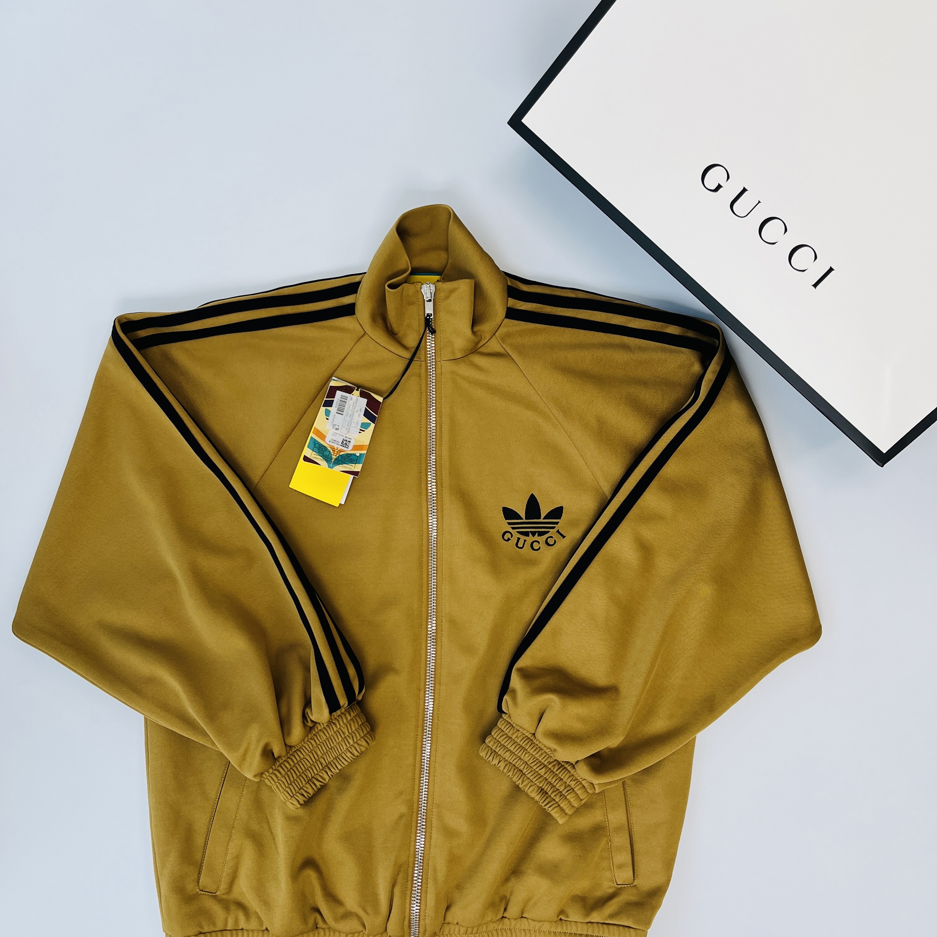 Gucci x Adidas Cotton Jersey Zip Jacket Beige Black 착용 스타일 - 2