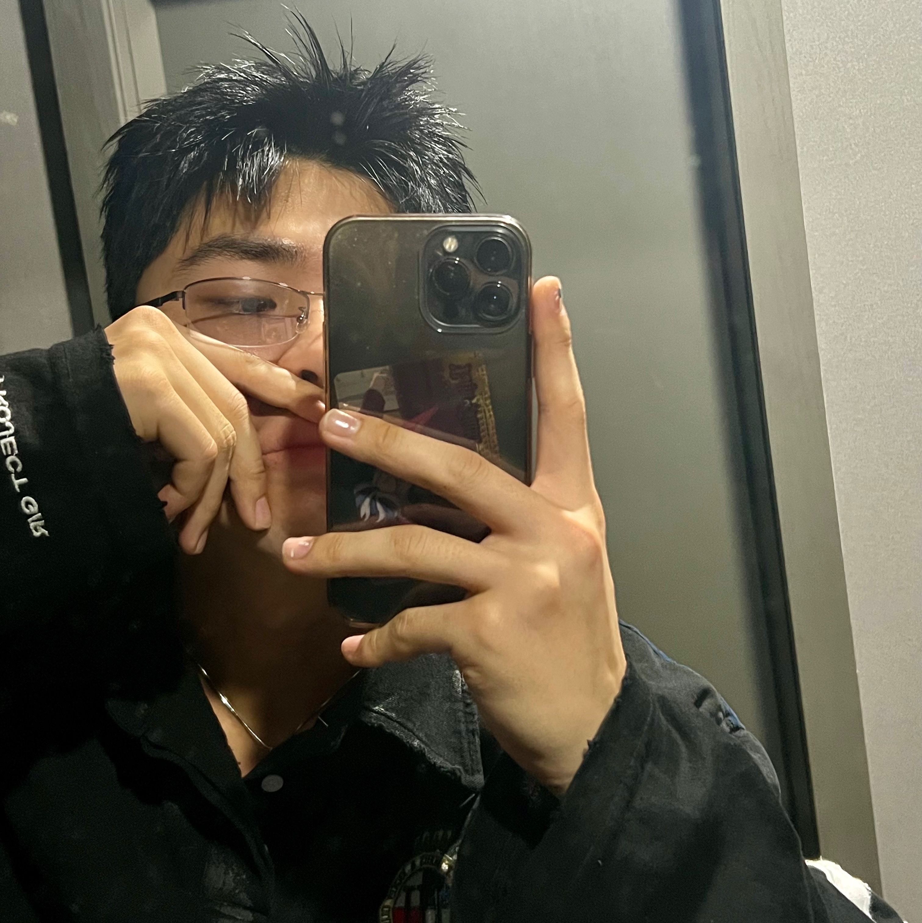 Project G/R Polo Parody Shirts Black, Apple iPhone 13 Pro Max 256GB Graphite (Korean Ver.) 착용 스타일 - 2