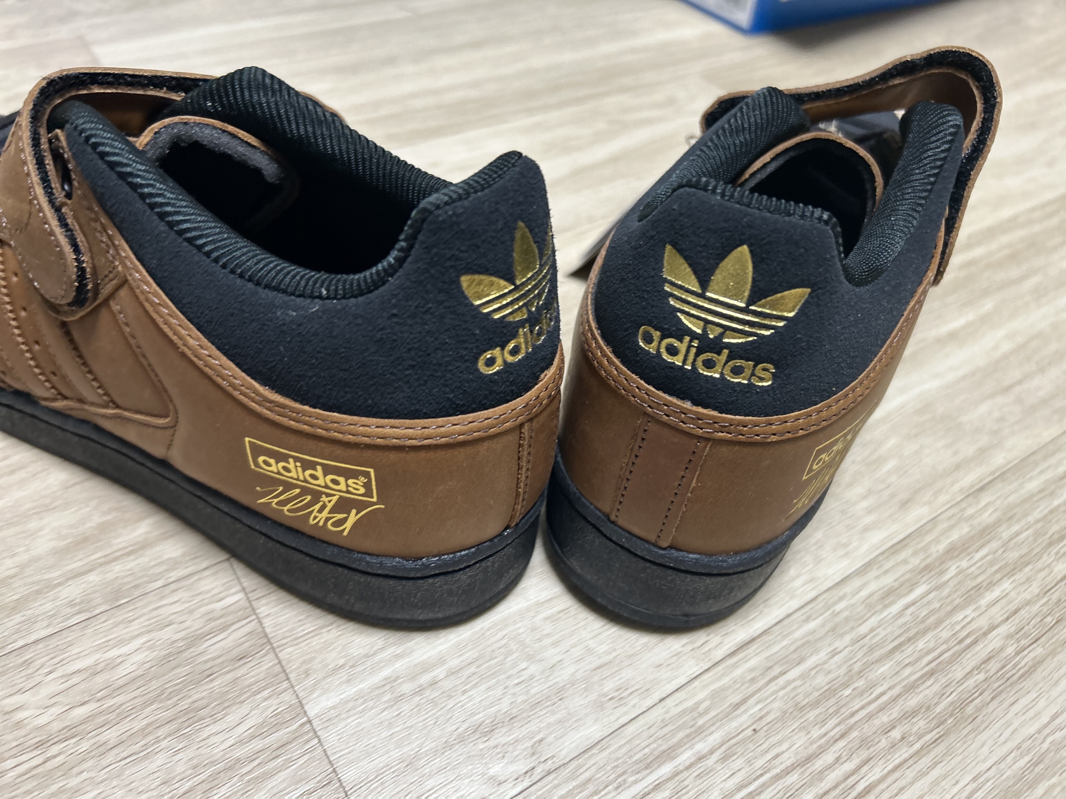 Adidas x Heitor Da Silva Pro Shell ADV Triple Black 착용 스타일