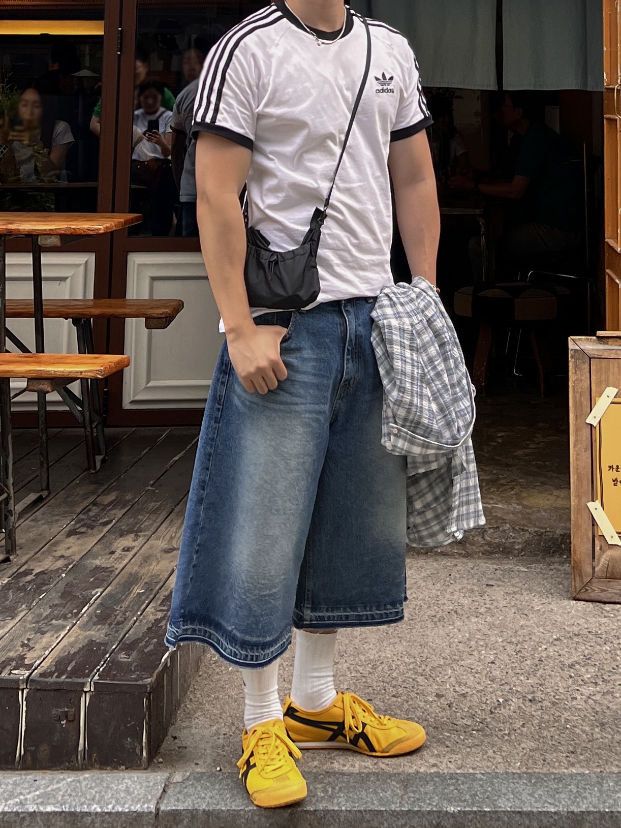 Adidas Adicolor Classics 3-Stripes T-Shirt White - KR Sizing, Onitsuka Tiger Mexico 66 Yellow Black 착용 스타일 - 2