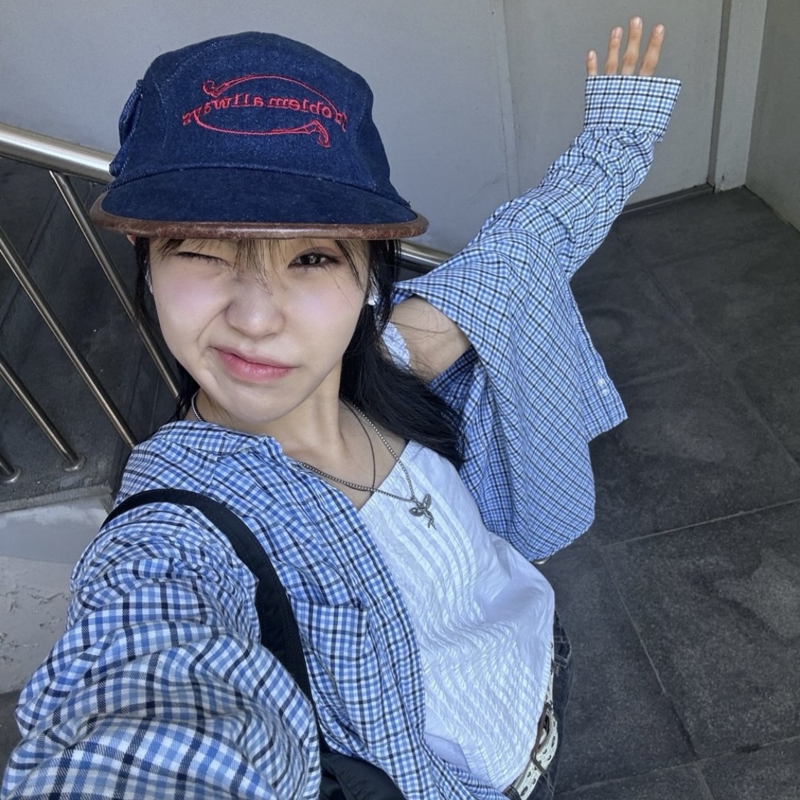 Problemallways Logo Denim Pocket Camp Cap Blue 착용 스타일 - 1