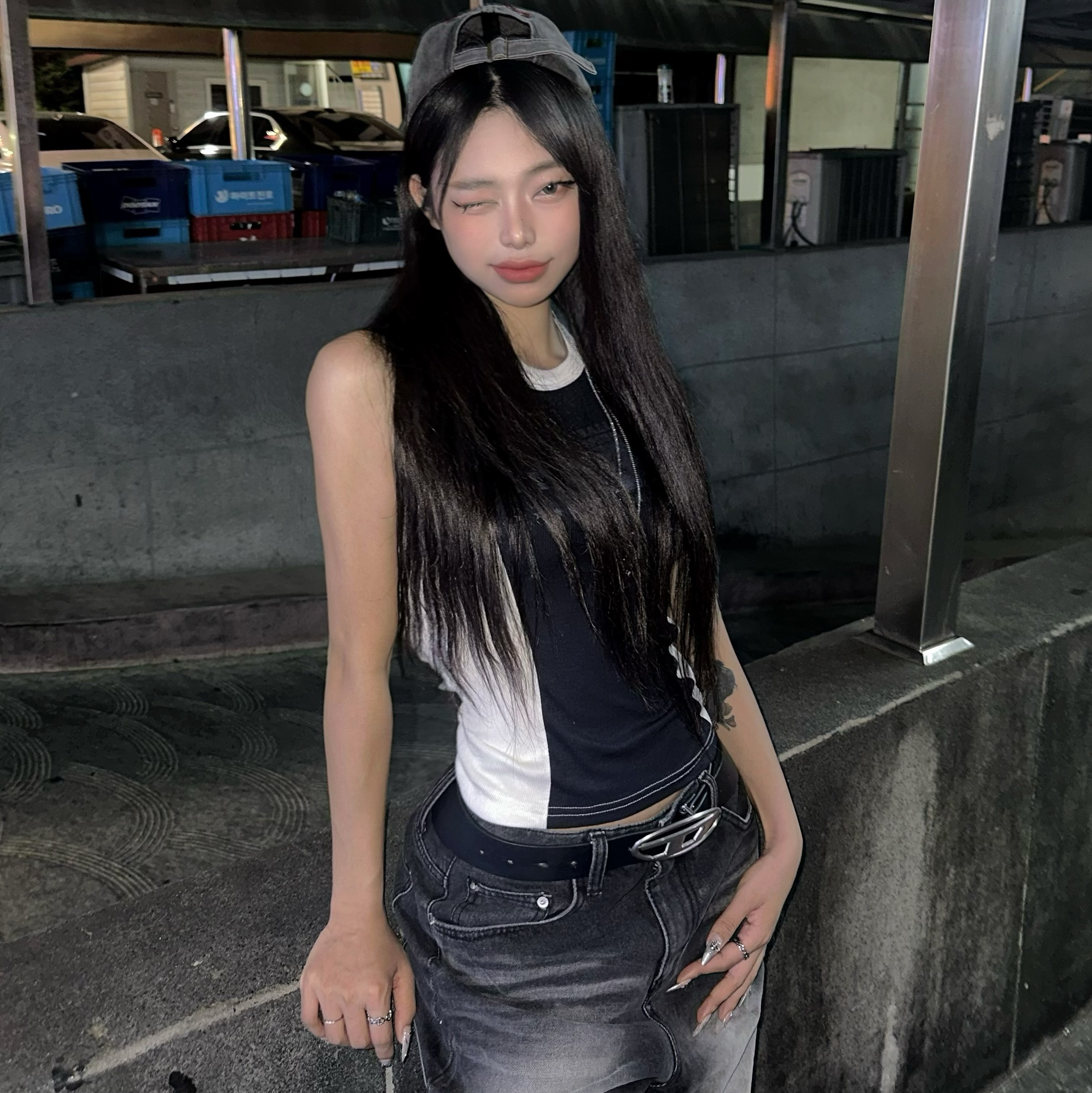 Diesel B-1DR Leather Belt with D Buckle Black, Adidas Spezial Handball Core Black White 착용 스타일 - 1