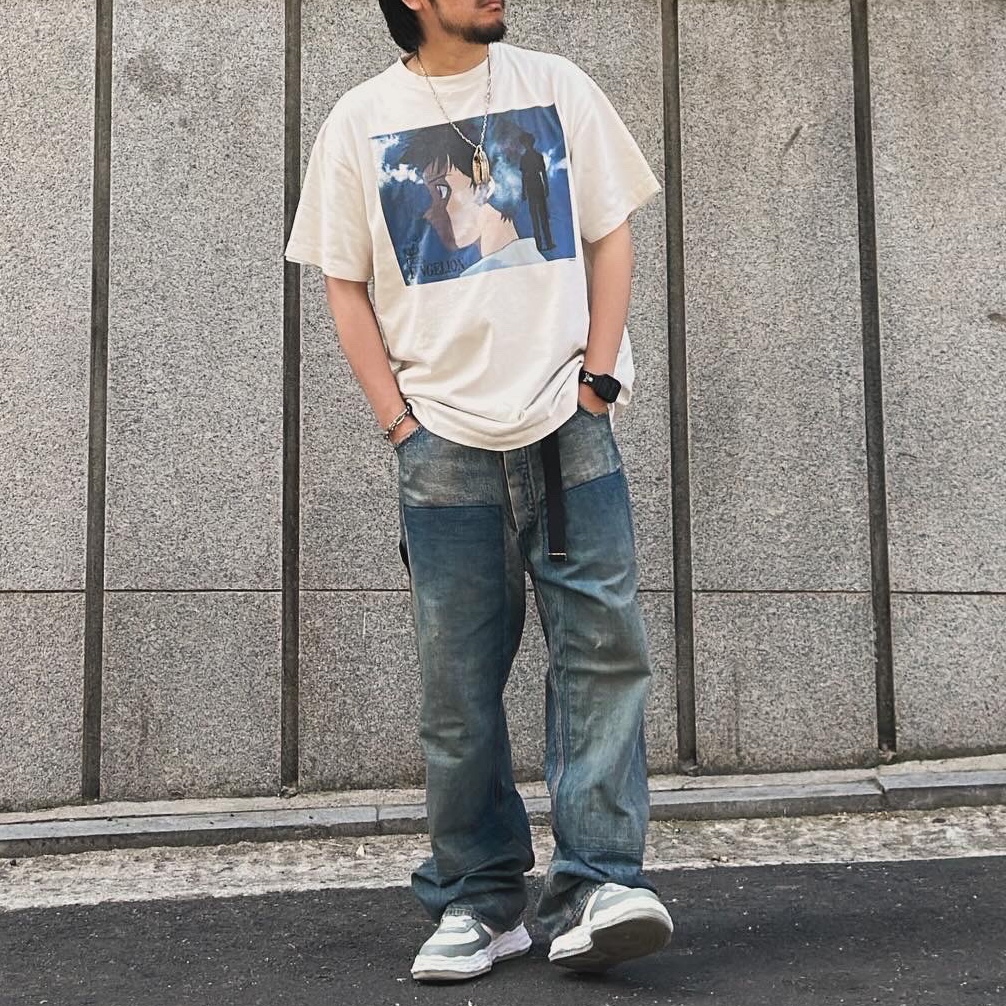 Saint Mxxxxxx x Evangelion Shinji S/S T-Shirt White, Saint Mxxxxxx Painter Pants Blue - 23AW 착용 스타일 - 1