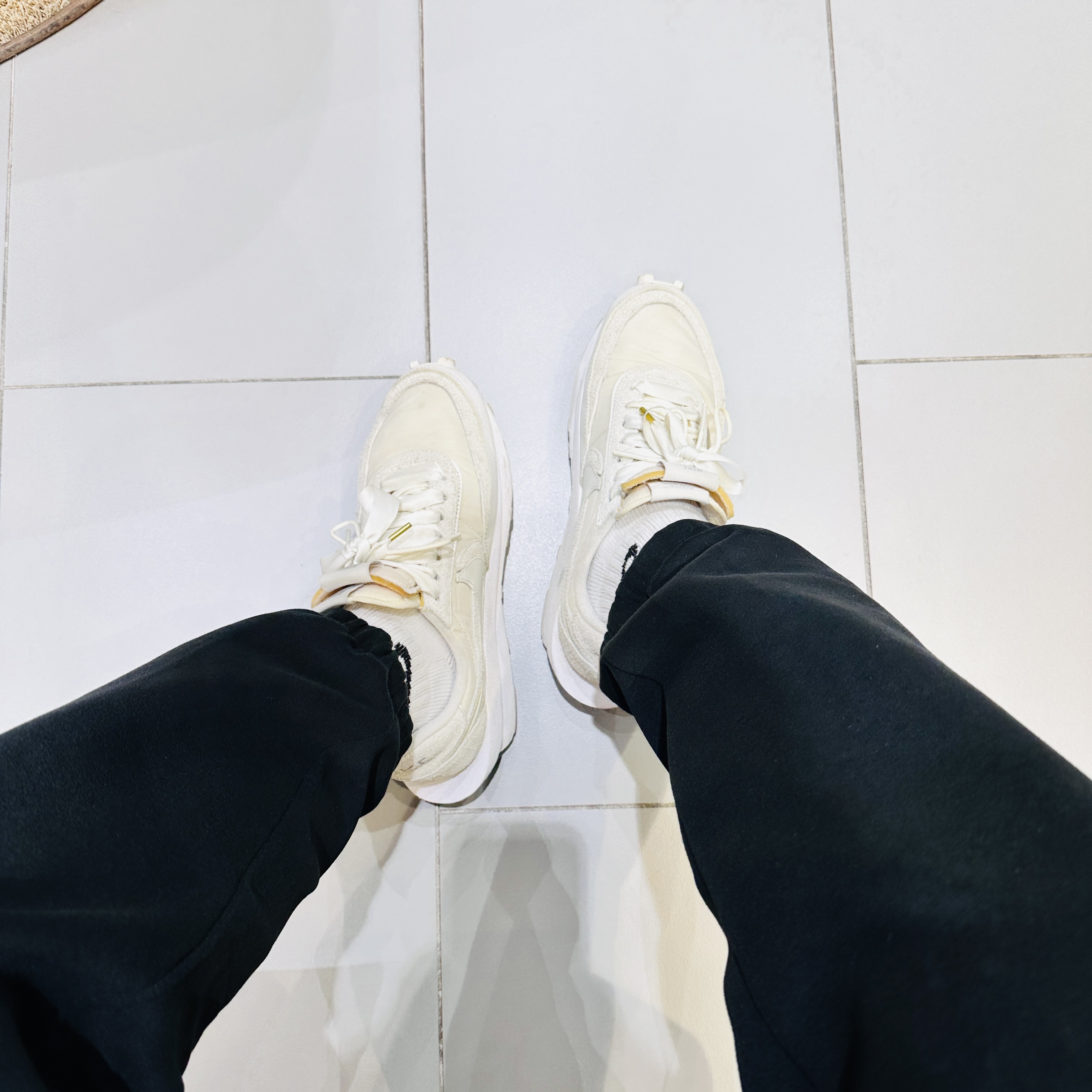 Nike x Sacai LDWaffle White Nylon 착용 스타일 - 2