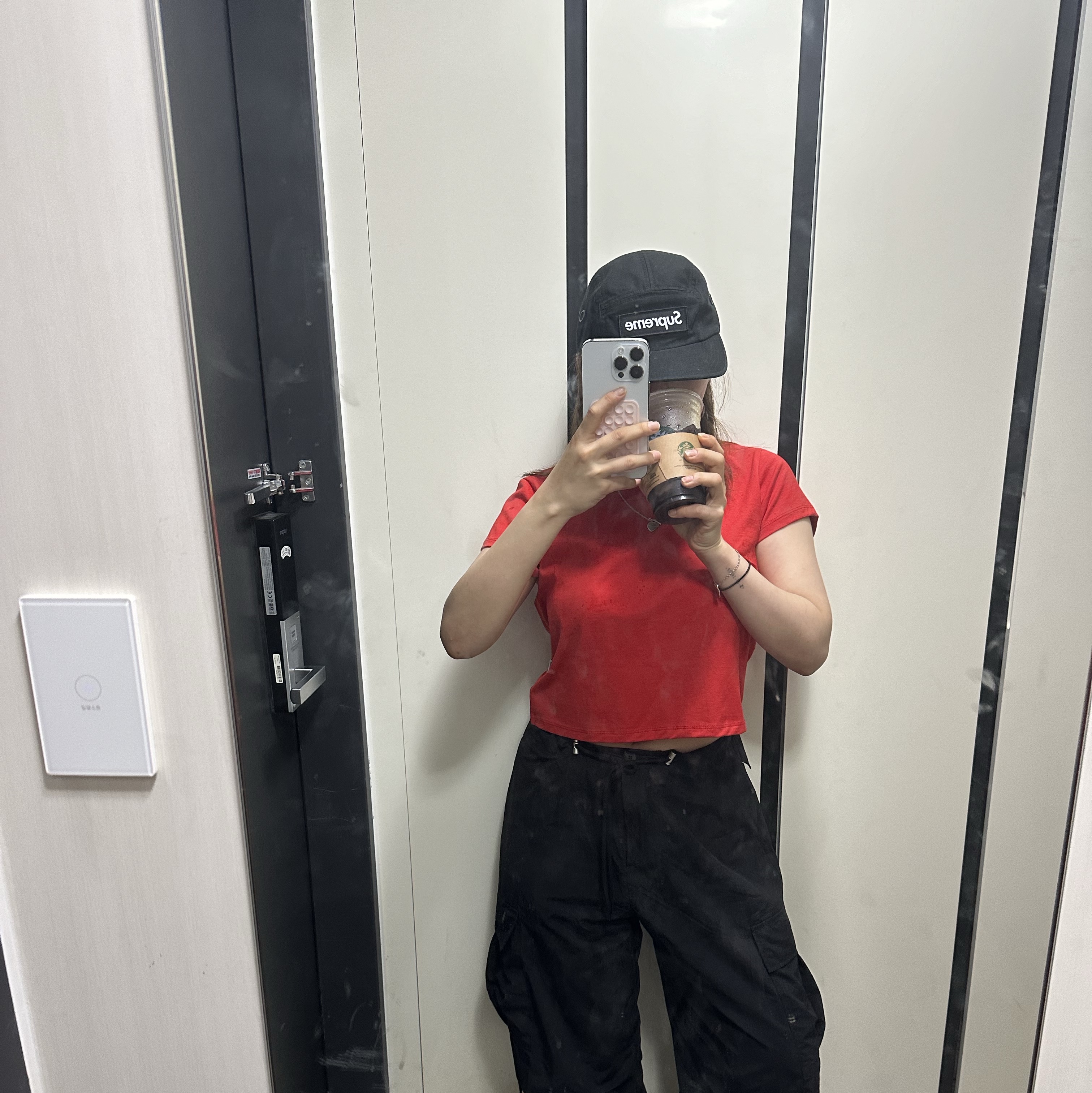 Supreme Military Camp Cap Black - 24SS, Adidas Yeezy Slide Bone 2022/2023 착용 스타일 - 4