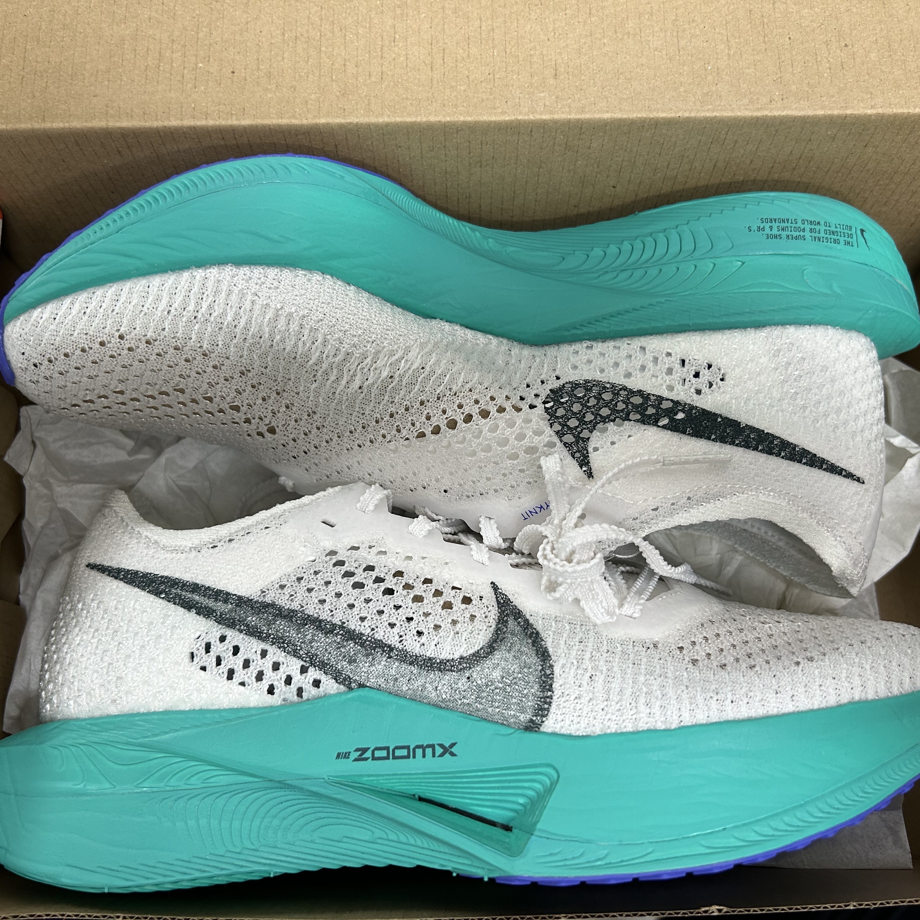 Nike ZoomX Vaporfly Next% 3 White Deep Jungle 착용 스타일 - 4