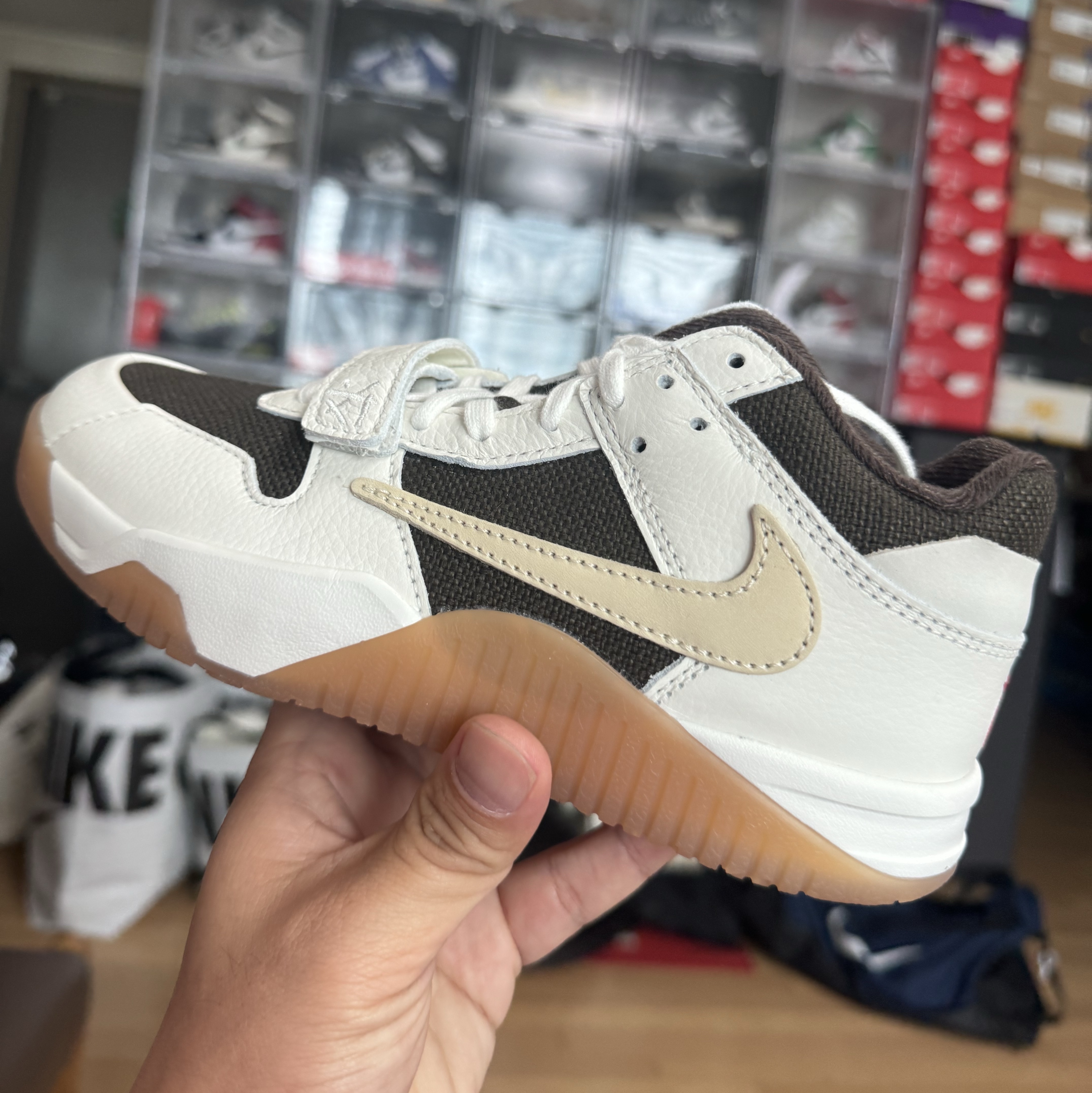 (PS) Jordan x Travis Scott Jumpman Jack TR Sail and Dark Mocha 착용 스타일