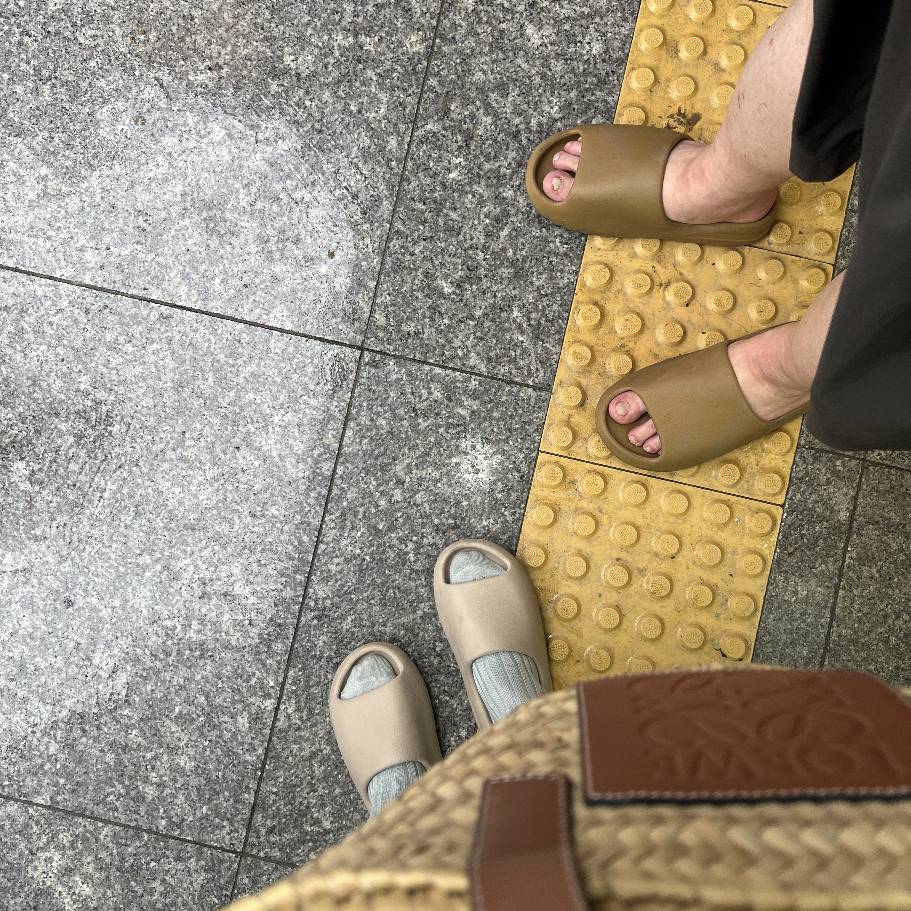 Adidas Yeezy Slide Ochre, Adidas Yeezy Slide Pure 착용 스타일
