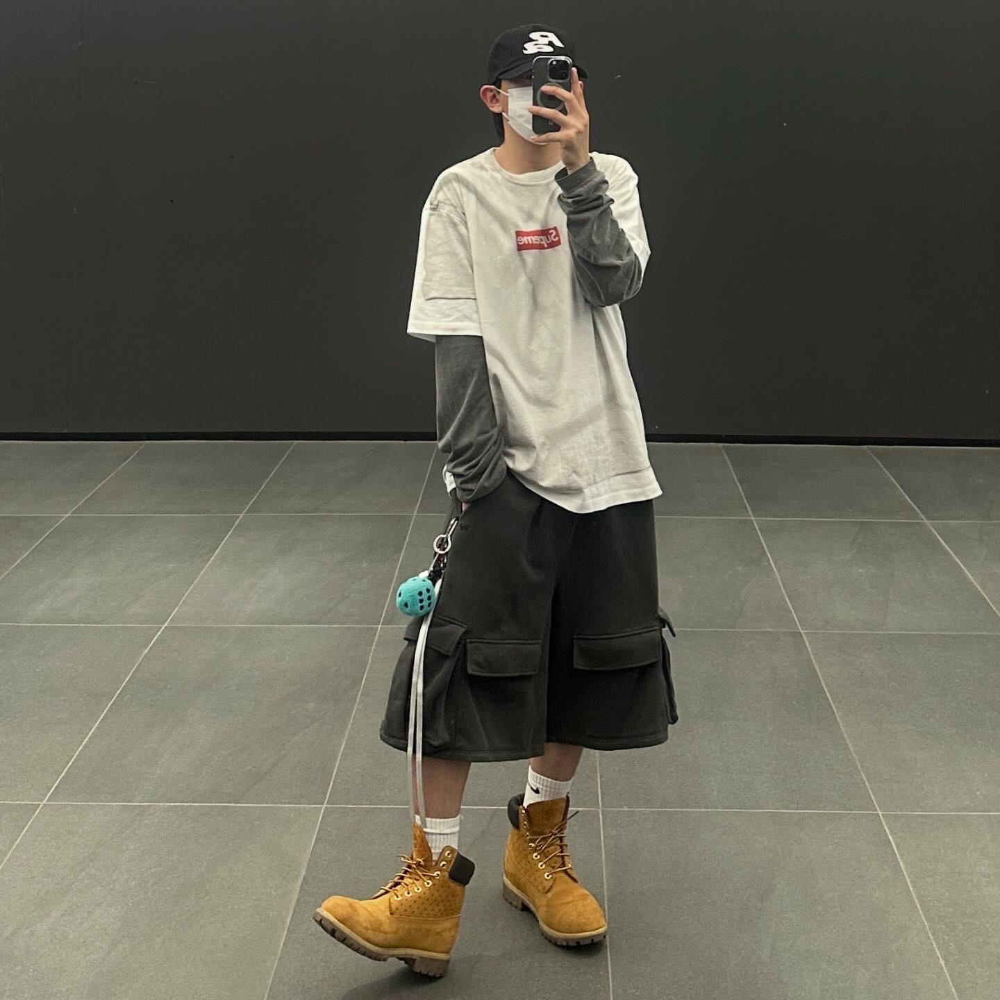 Supreme x MM6 Maison Margiela Box Logo T-Shirt White - 24SS, Timberland x Comme des Garcons Shirt x Supreme 6 Inch Boot Wheat - Medium 착용 스타일 - 2
