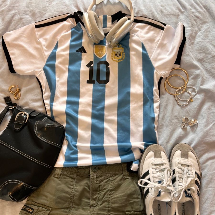 Adidas Manchester United 1988/90 Jersey Collegiate Royal - KR Sizing, Nike Brazil 2022/23 Dri-Fit Stadium Home Jersey Dynamic Yellow (Non Marking Ver.) 착용 스타일 - 9