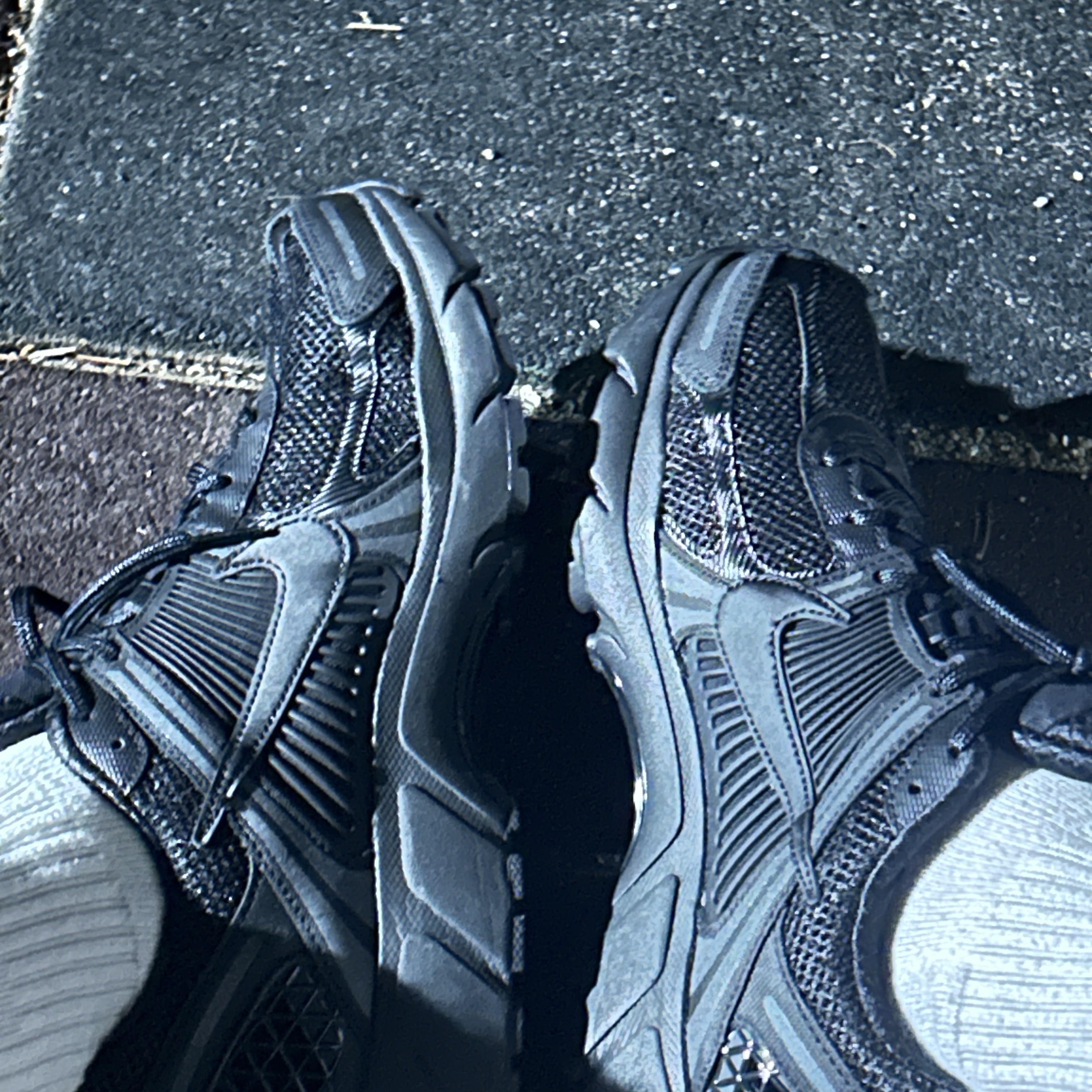 Nike Zoom Vomero 5 SP Black 착용 스타일