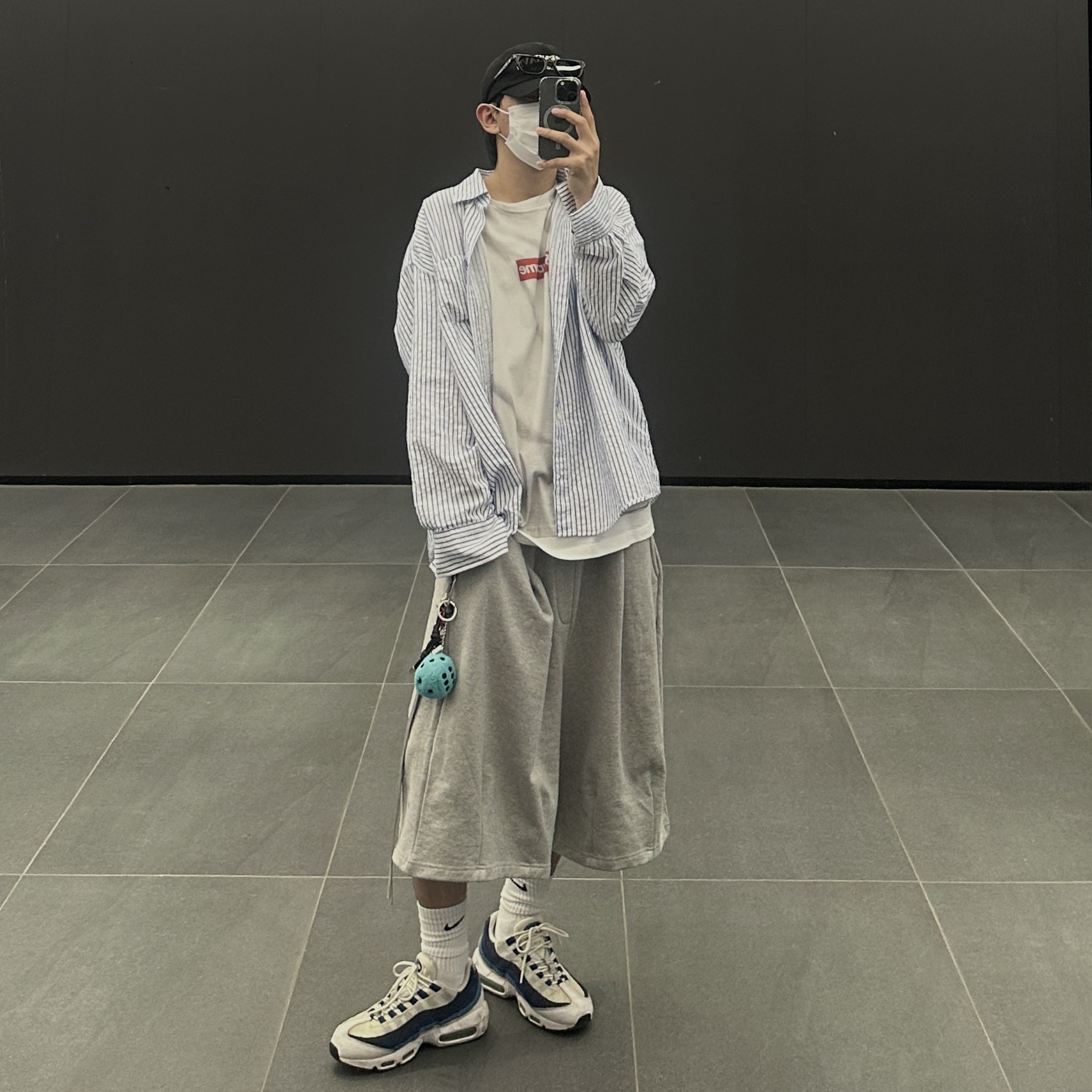 Supreme x MM6 Maison Margiela Box Logo T-Shirt White - 24SS, Stussy Fuzzy Dice Keychain Teal 착용 스타일