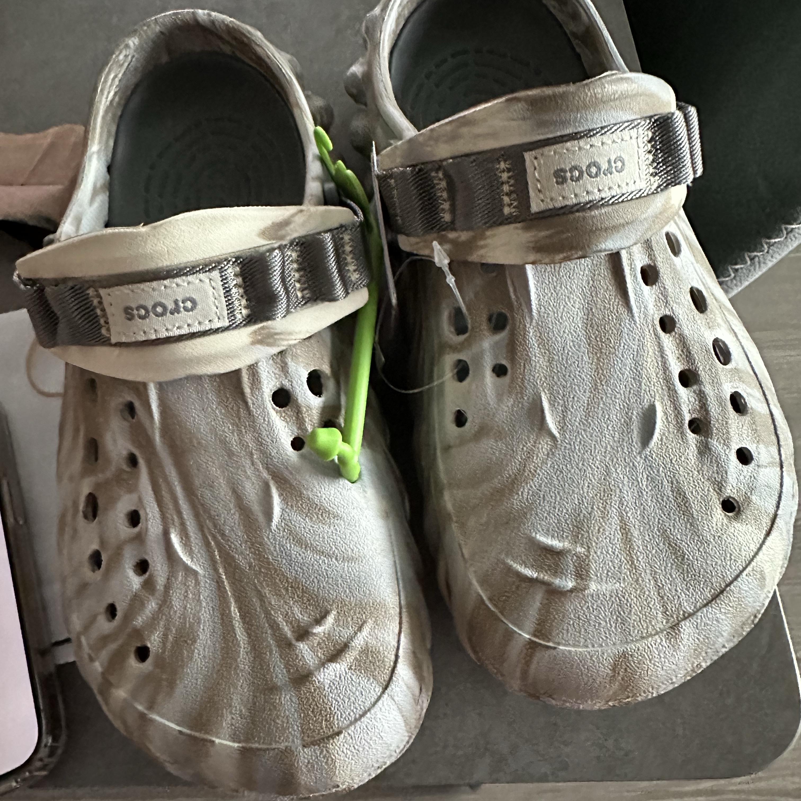Crocs Echo Marbled Clog Bone Multi 착용 스타일
