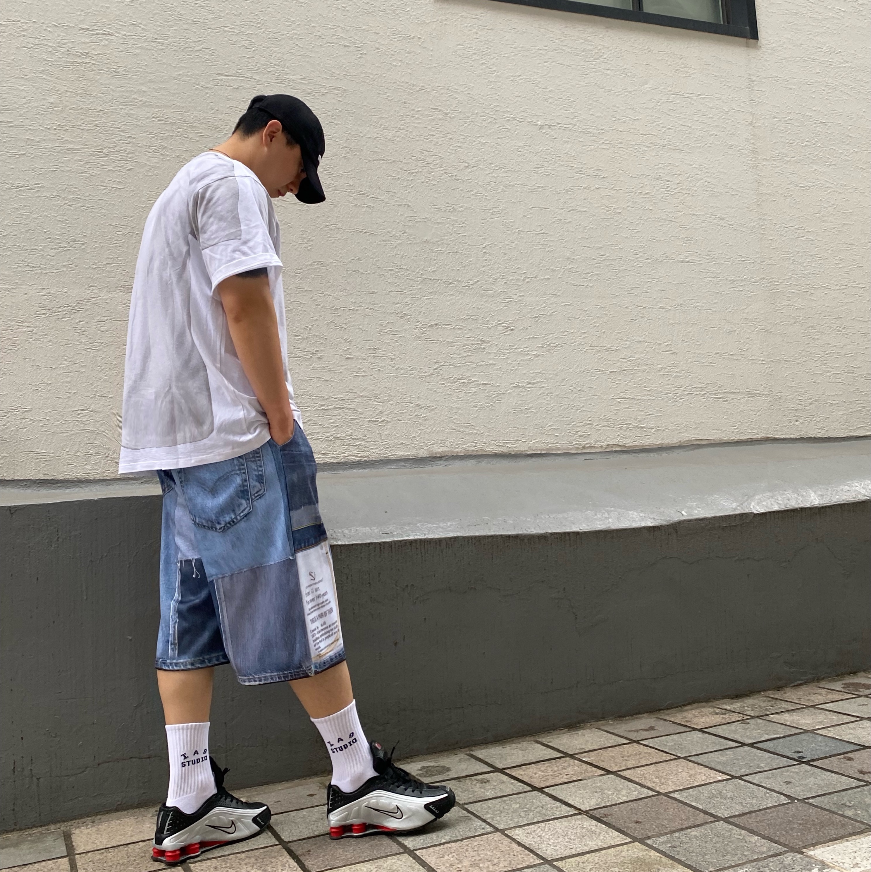 Supreme x MM6 Maison Margiela Box Logo T-Shirt White - 24SS, (W) Miu Miu Drill Baseball Cap Black 착용 스타일 - 3