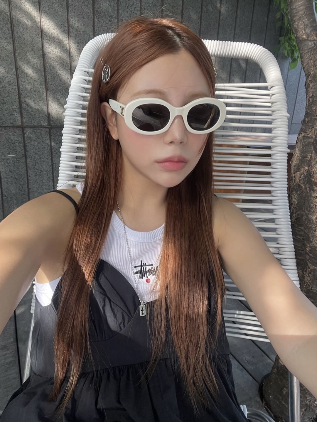 (W) Celine Triomphe 01 Sunglasses in Acetate White, Stussy Surfman Hairclip Silver 착용 스타일
