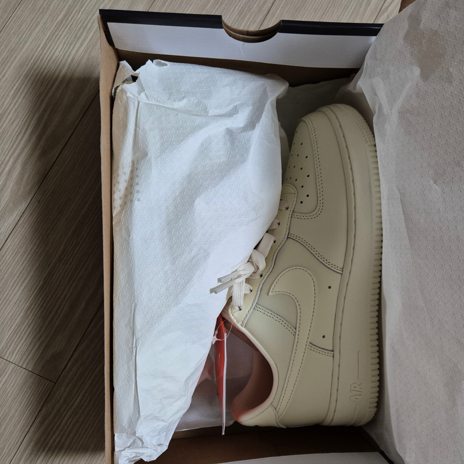 Nike Air Force 1 '07 Coconut Milk 착용 스타일