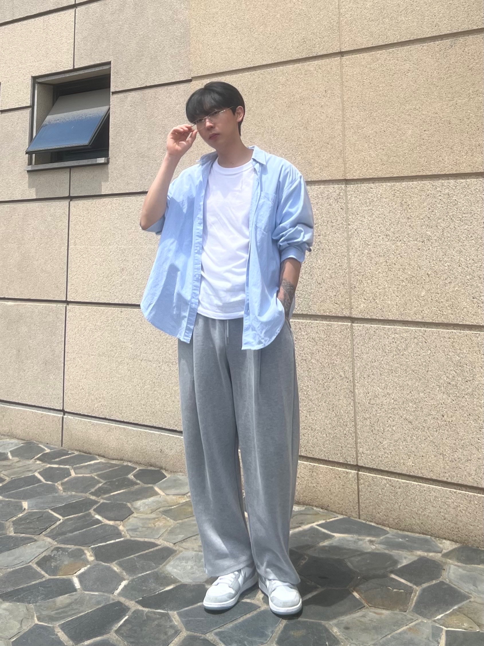 (W) Jordan 1 Low White Wolf Grey 착용 스타일 - 1