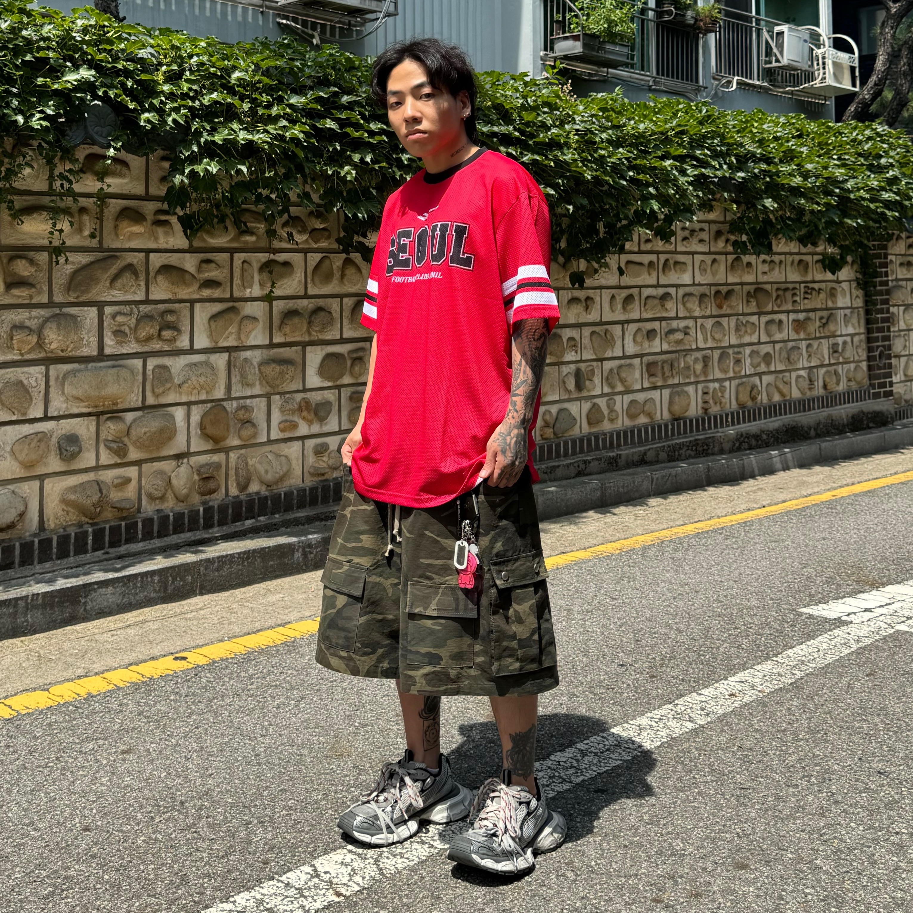 Balenciaga 3XL Sneakers Grey White Red 착용 스타일 - 1
