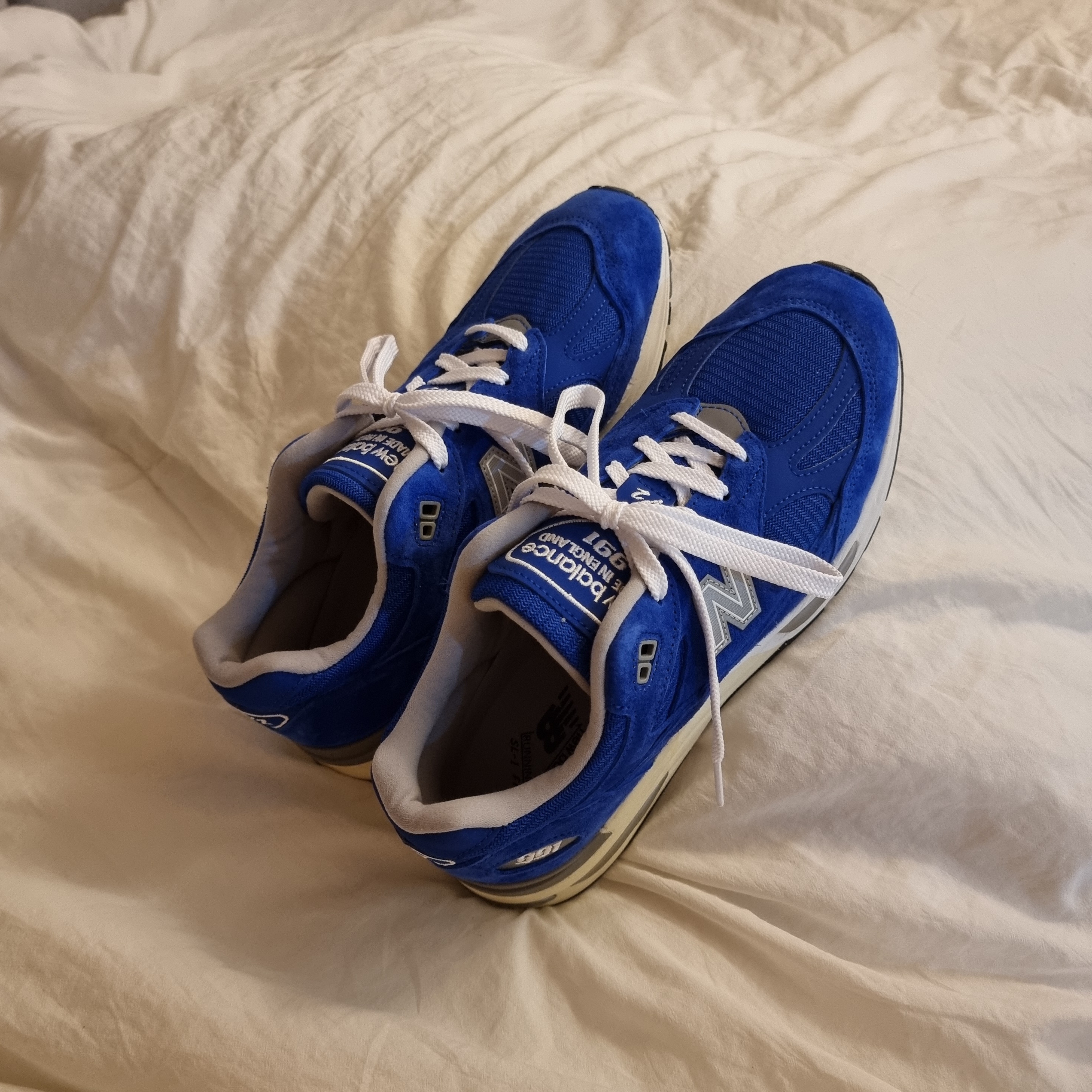 New Balance 991v2 Made in UK Dazzling Blue 착용 스타일 - 3