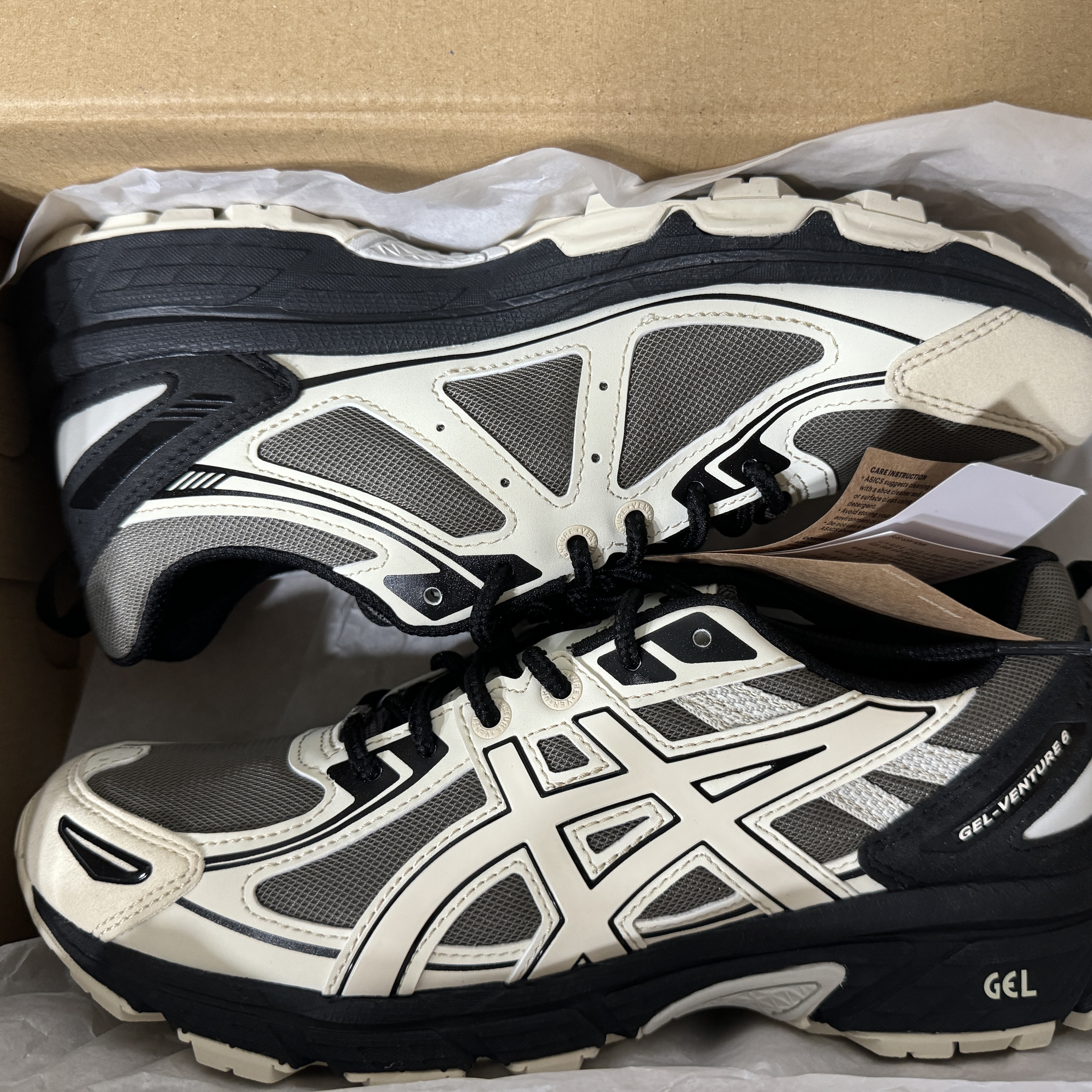 Asics Gel-Venture 6 Mink Vanila 착용 스타일