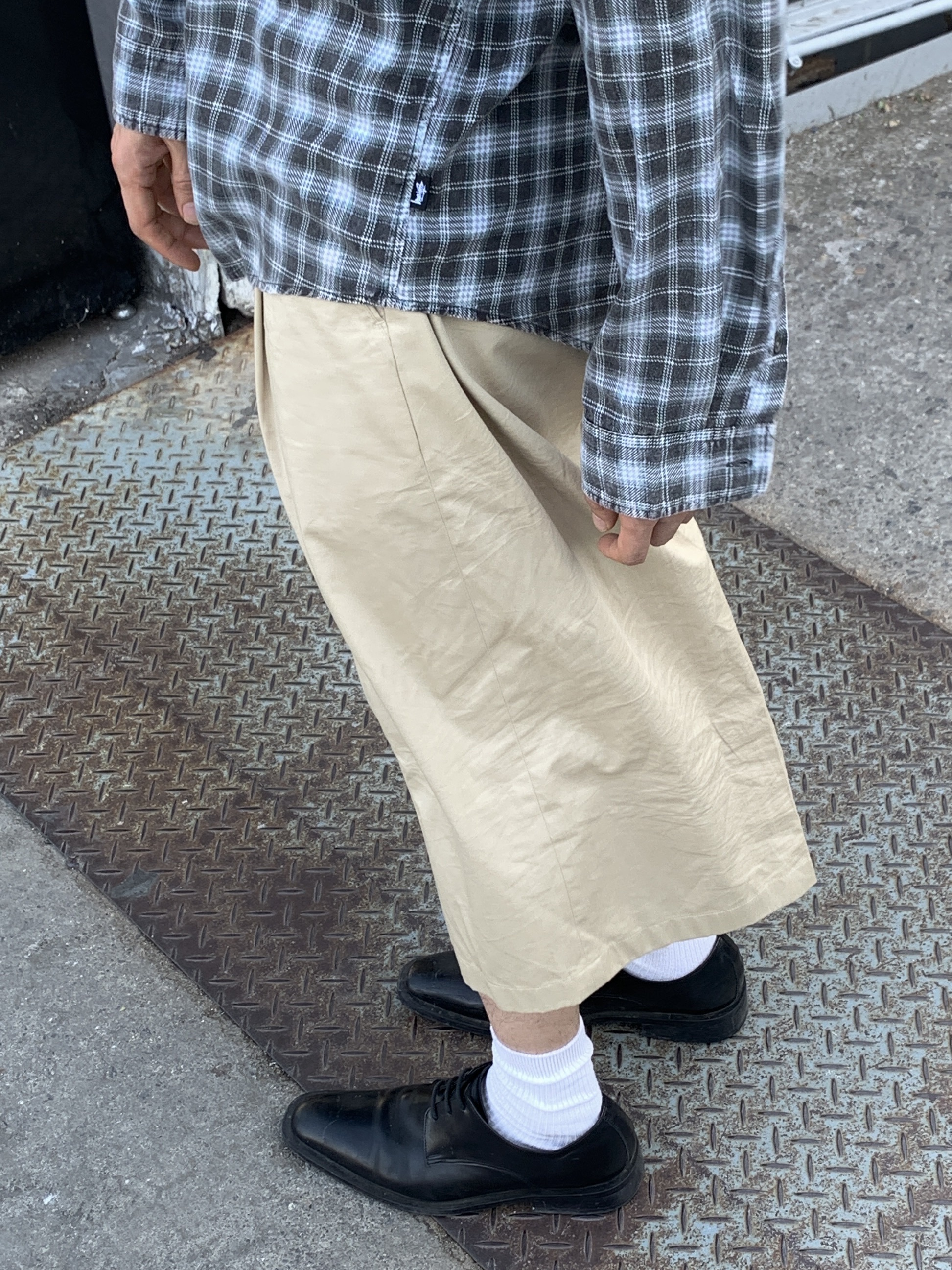 Stussy Printed Plaid Matthew Shirt Blue, Jacquemus Le Bob Artichaut Bucket Hat Black 착용 스타일 - 5