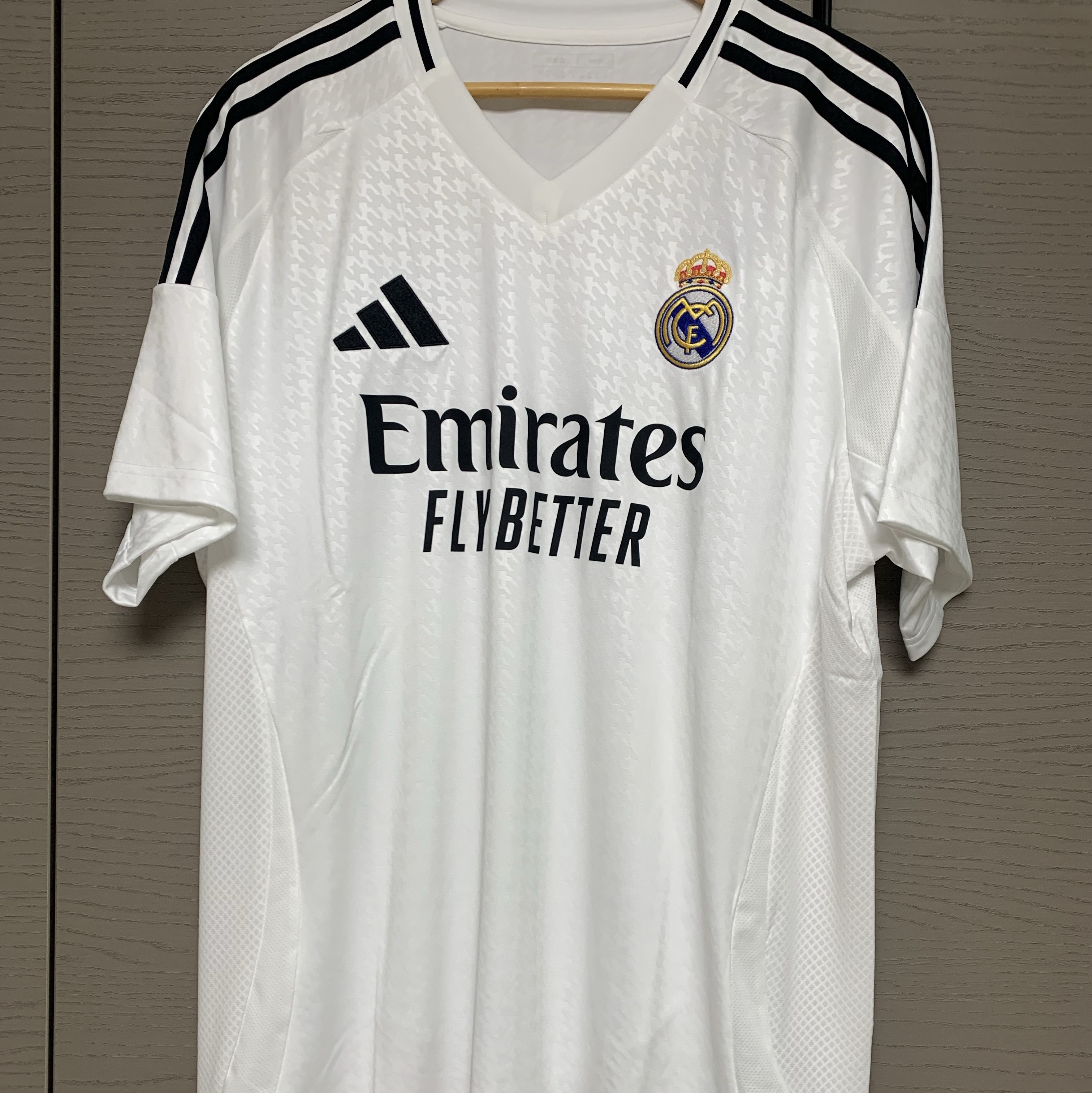 Adidas Real Madrid 2024/25 Home Jersey White - KR Sizing (Non Marking Ver.) 착용 스타일 - 3