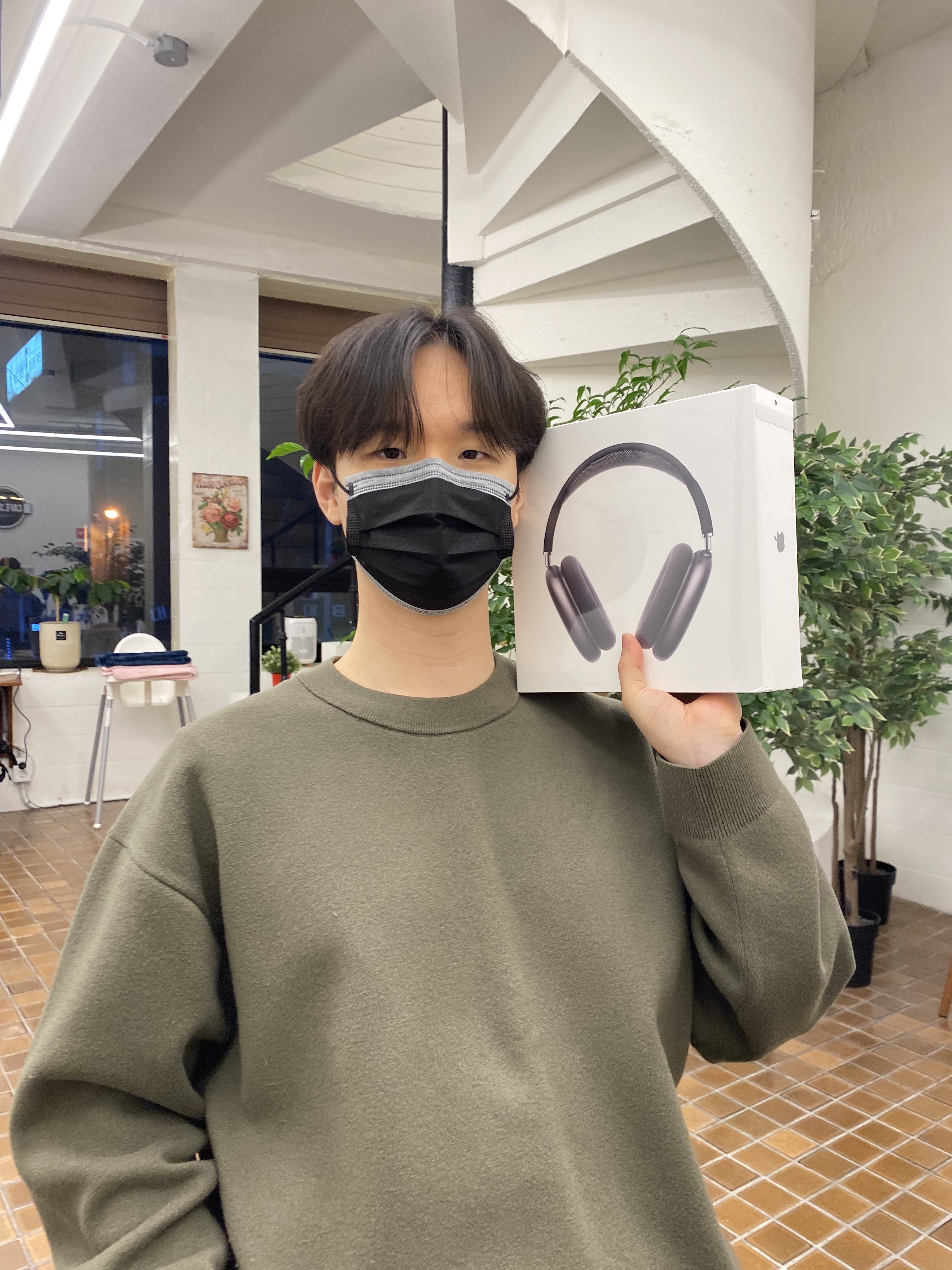 Apple AirPods Max Lightning Space Gray (Korean Ver.) 착용 스타일