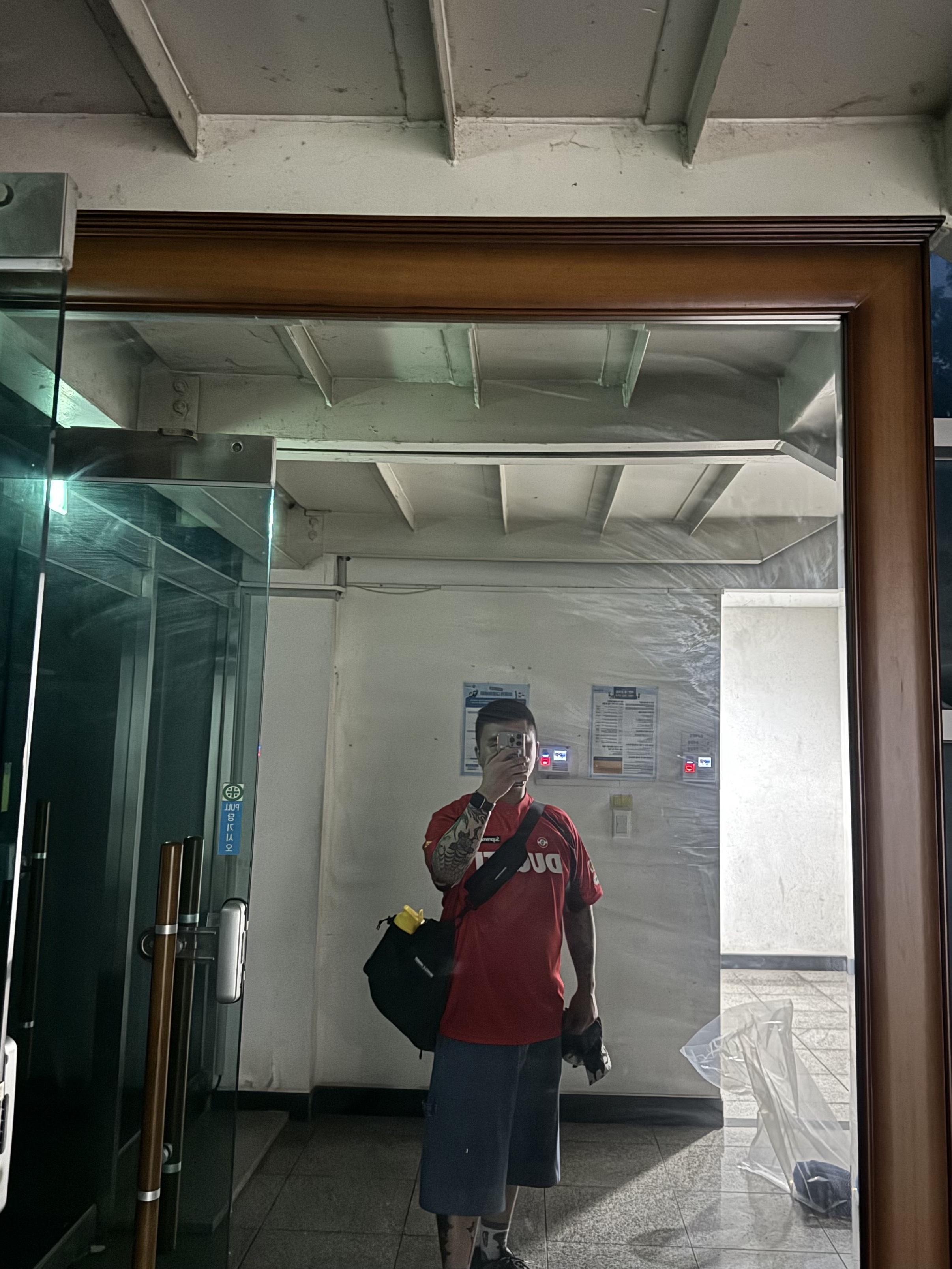 Supreme x Ducati Soccer Jersey Red - 24SS, Supreme x Ducati Soccer Jersey Black - 24SS 착용 스타일 - 1
