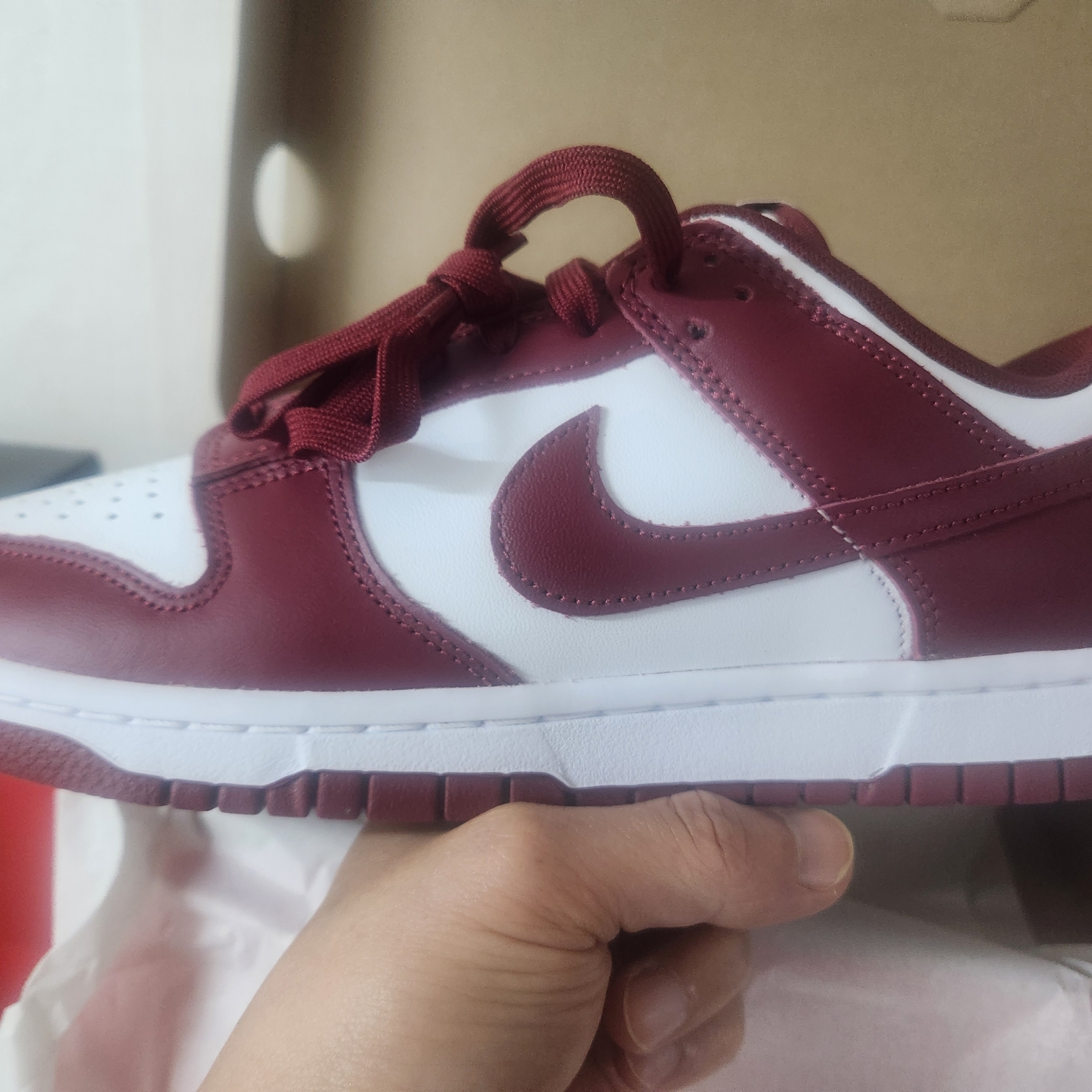 Jordan 1 Low SE Dune Red White, Nike Dunk Low Retro Team Red 착용 스타일 - 4