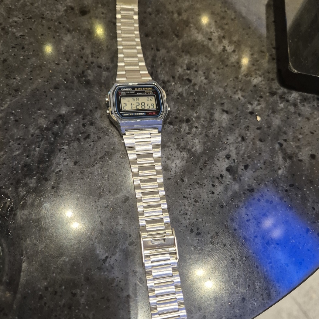 Casio A-158WA-1 착용 스타일 - 1
