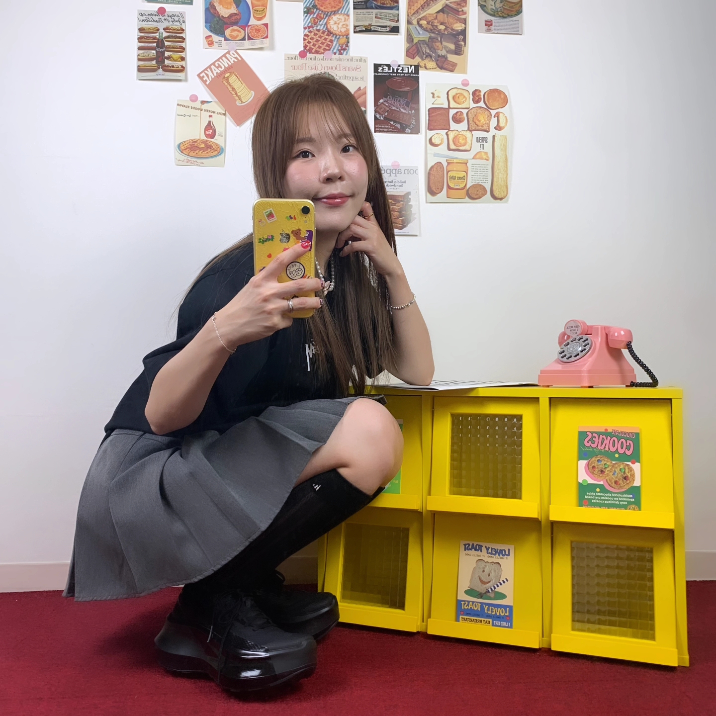 살로몬 x 꼼데가르송 판타즘 플랫폼 블랙, 스투시 키튼 티셔츠 블랙 착용 스타일 - 3