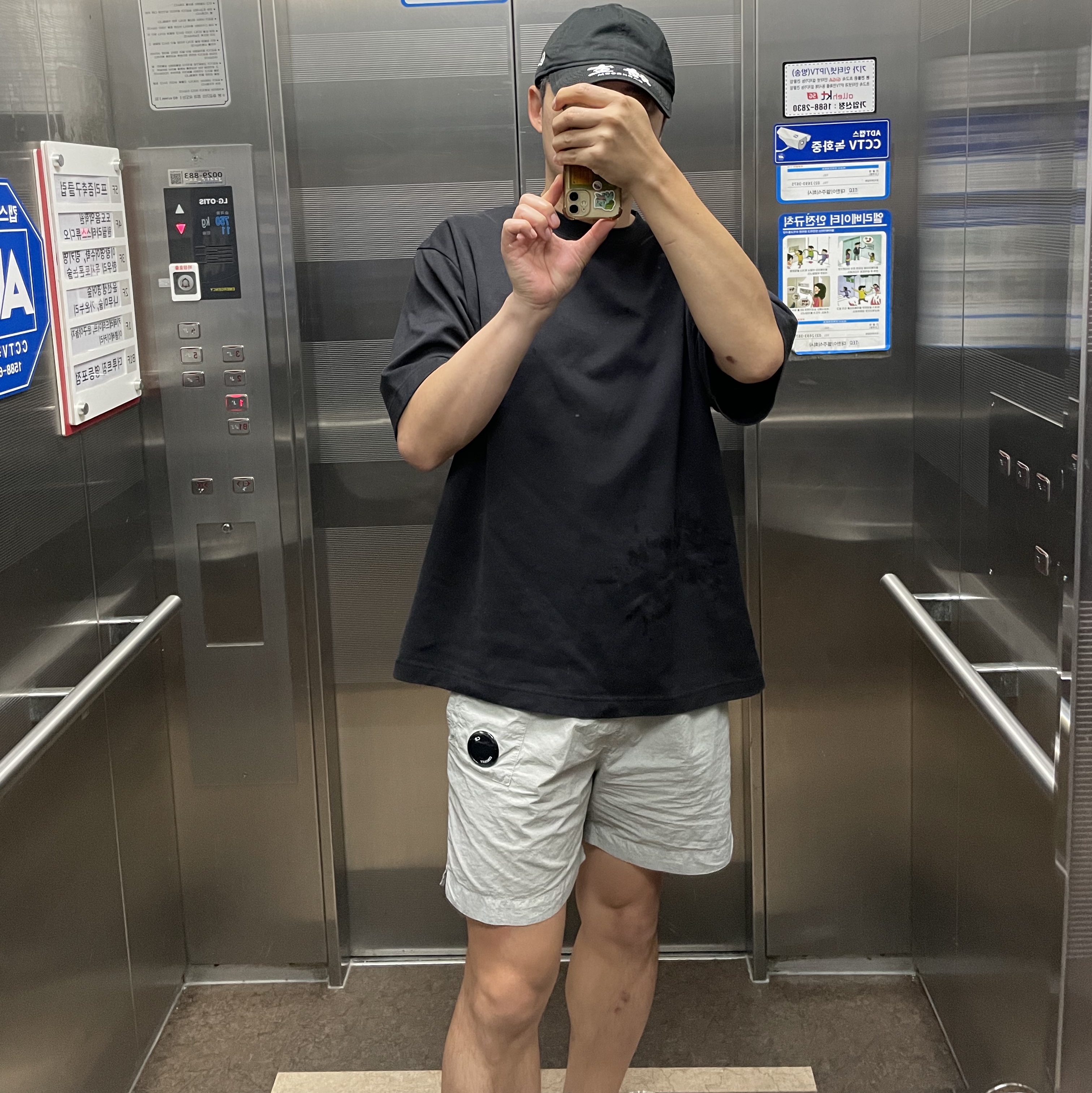 Darkr8m Studio x New Era Unstructured Ball Cap Black, C.P. Company Flatt Nylon Auxiliary Pocket Swim Shorts Flint Grey - 23SS 착용 스타일