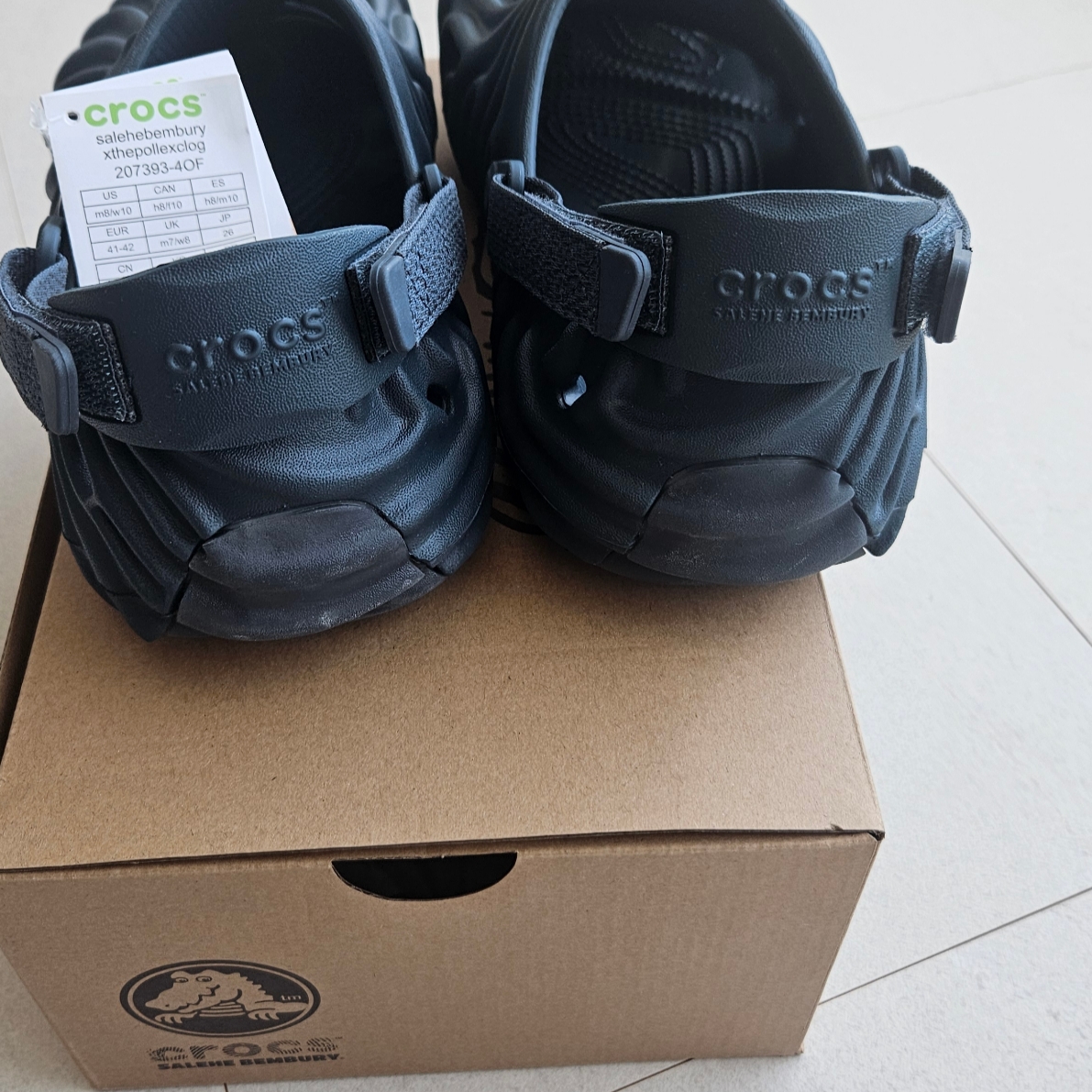 Crocs x Salehe Bembury Pollex Clog Niagara 착용 스타일