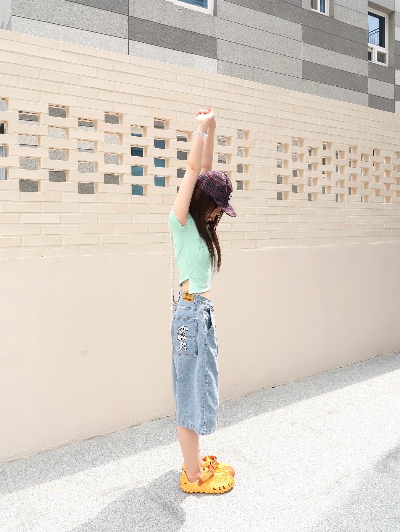 Crocs x Salehe Bembury Pollex Clog Cobbler 착용 스타일 - 3