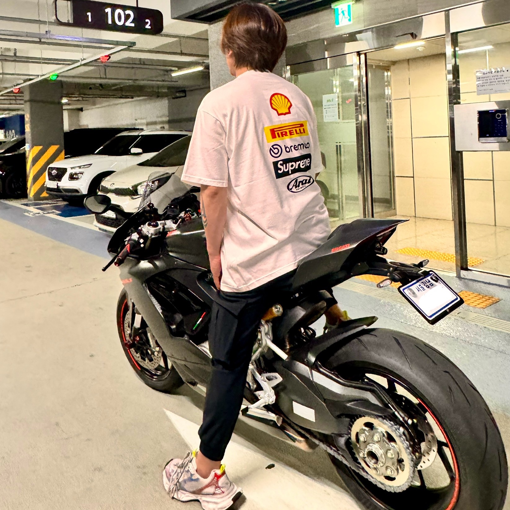 Supreme x Ducati Logos T-Shirt White - 24SS 착용 스타일