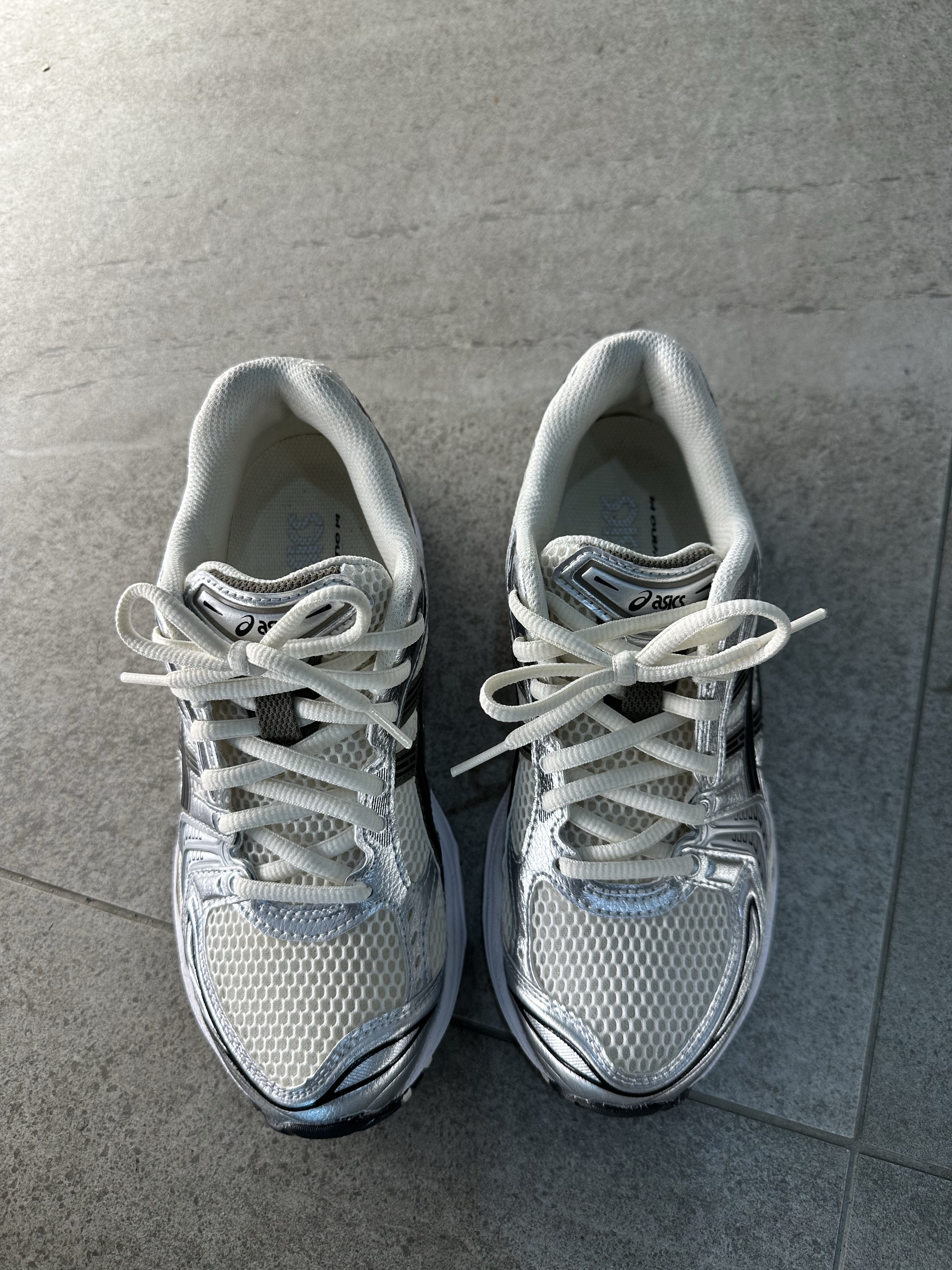 Asics Gel-Kayano 14 Cream Black 착용 스타일