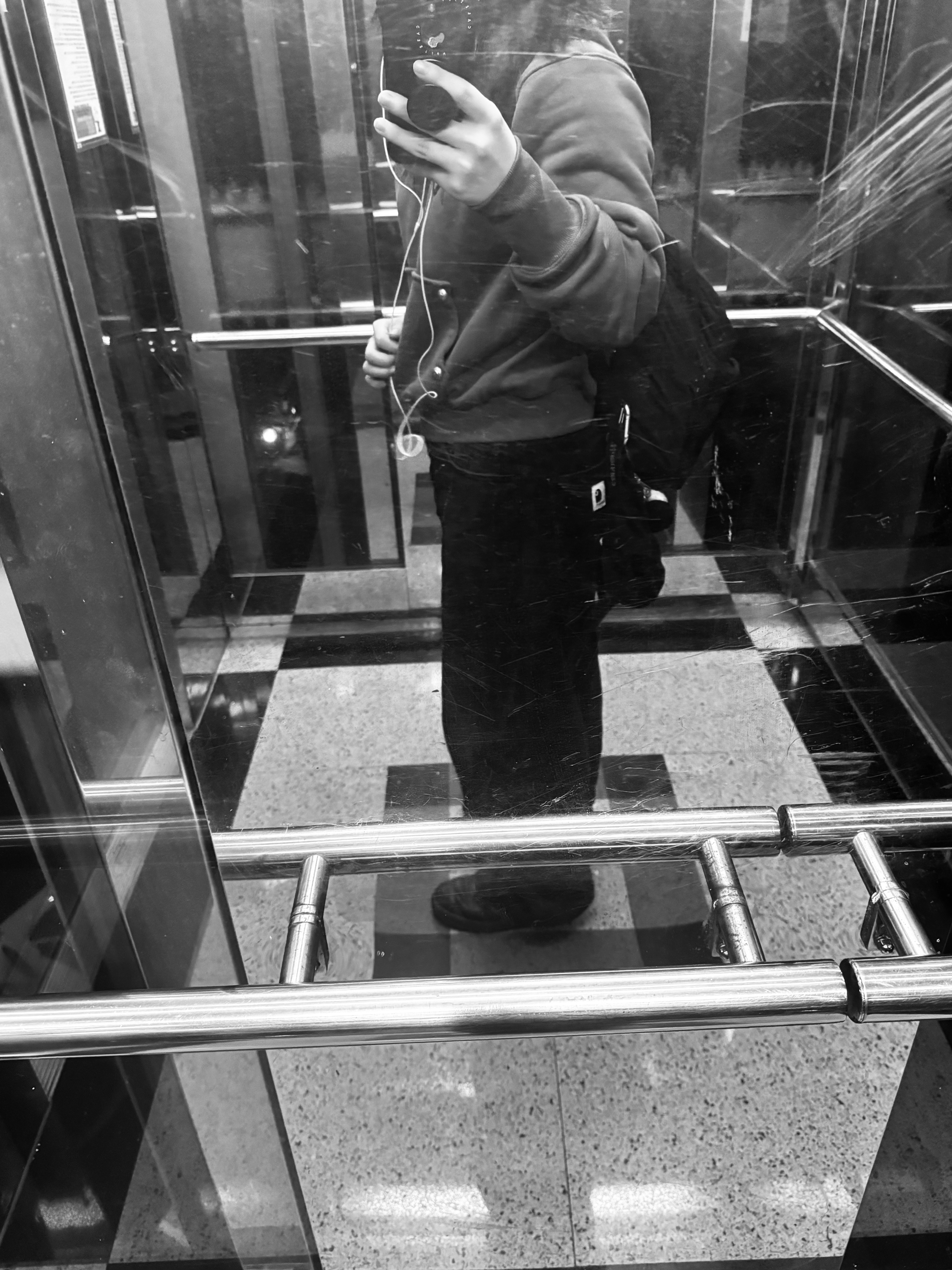 (W) Thug Club Armor Hoodie Grey 착용 스타일 - 3